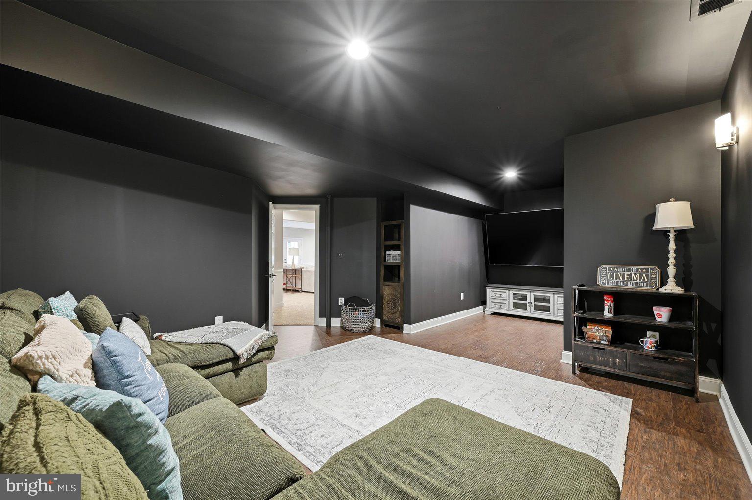 LANSDOWNE ON THE POTOMAC - Residential