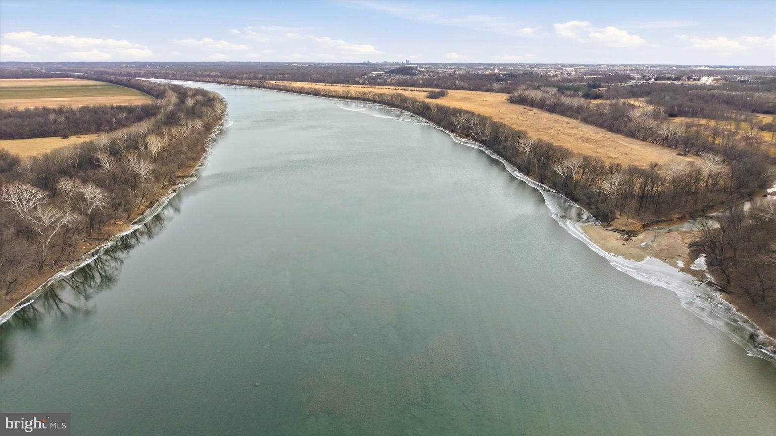 LANSDOWNE ON THE POTOMAC - Residential