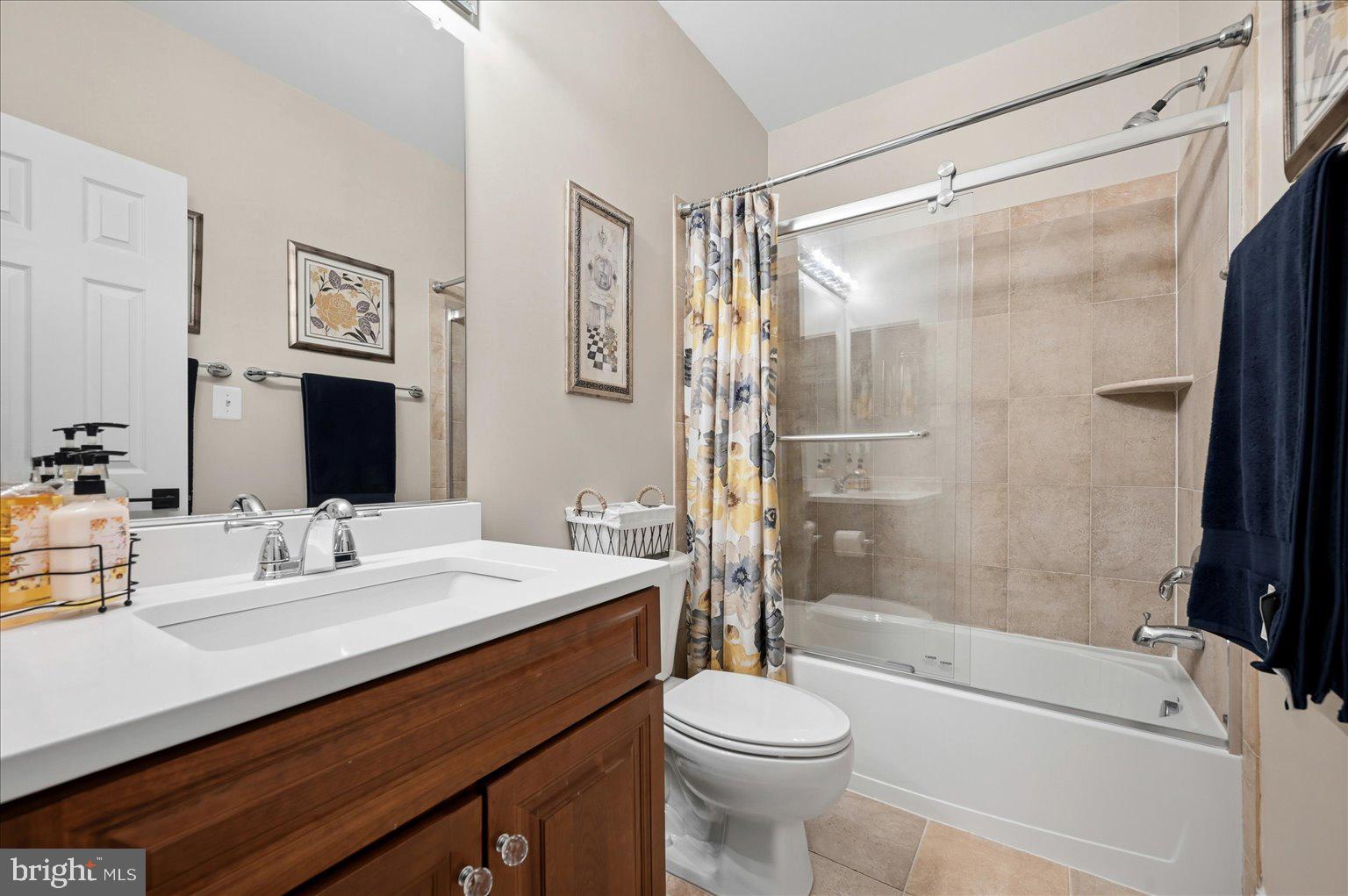 LANSDOWNE ON THE POTOMAC - Residential