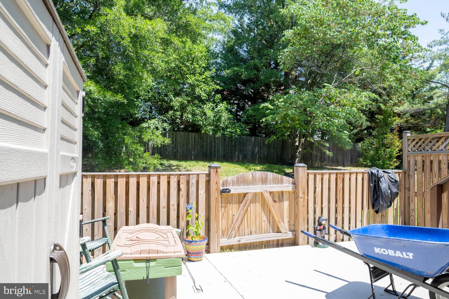 MANCHESTER LAKES - Residential Lease