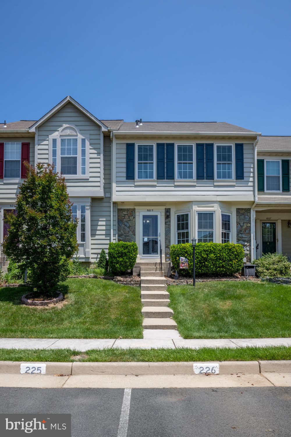 MANCHESTER LAKES - Residential Lease