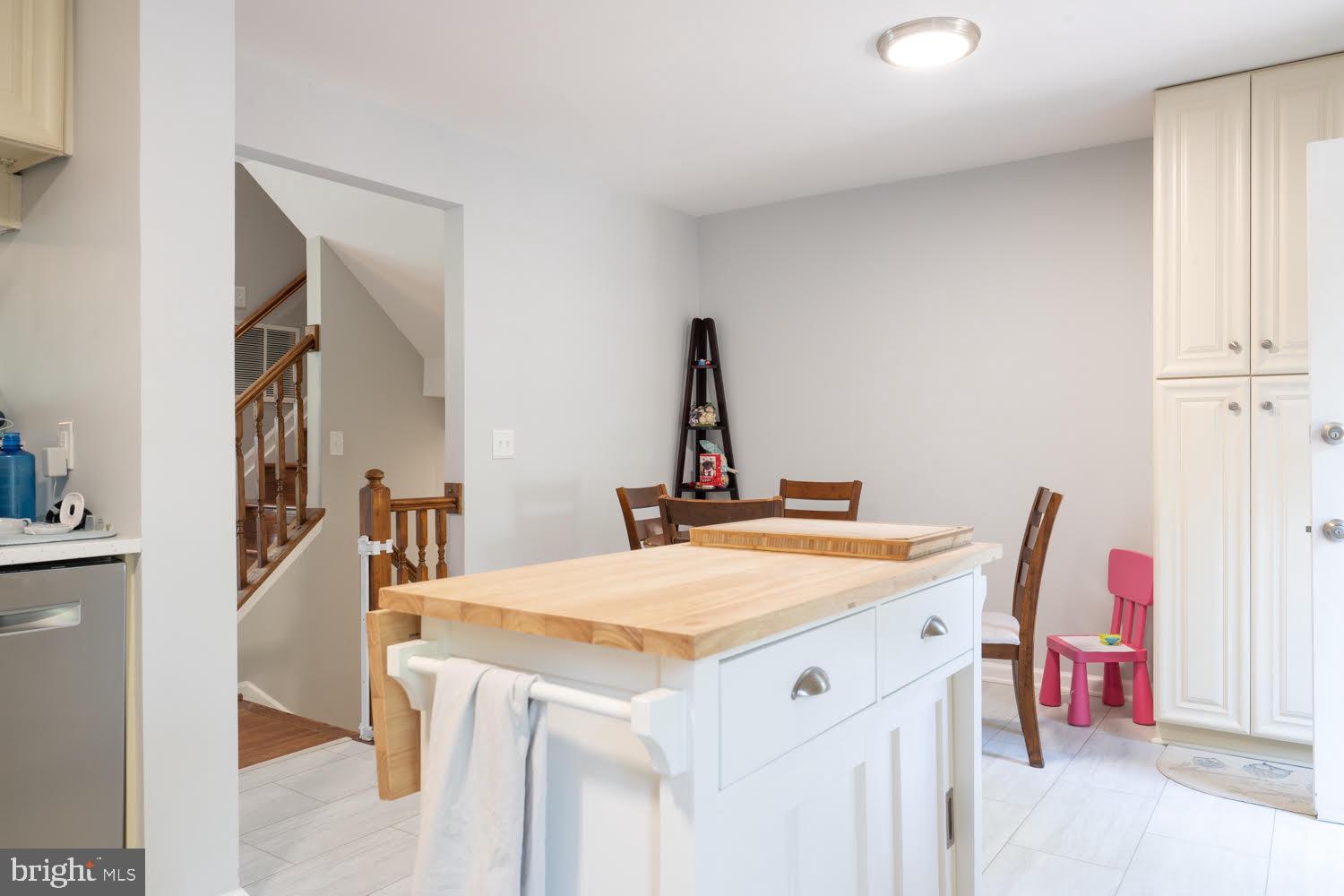 MANCHESTER LAKES - Residential Lease