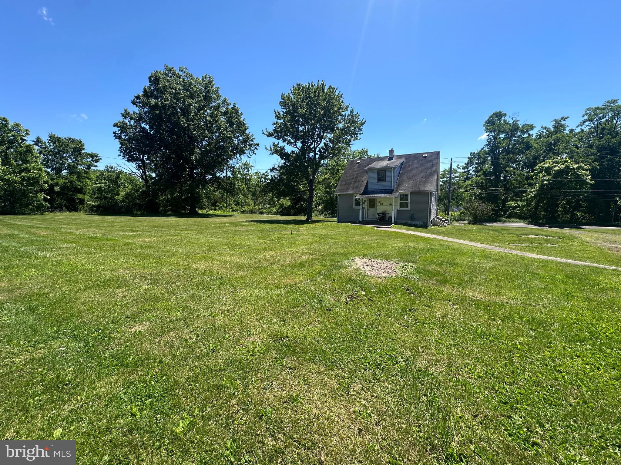 1316 HILLTOWN PIKE