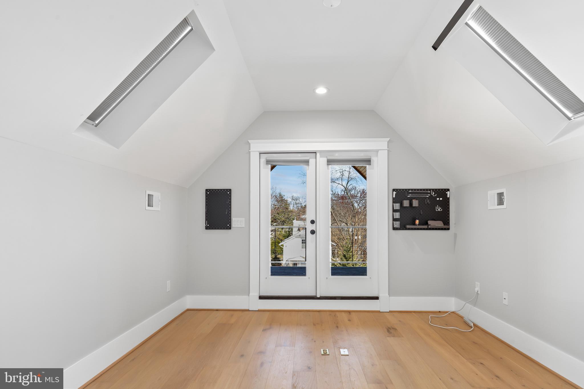 ROSEMONT - Residential