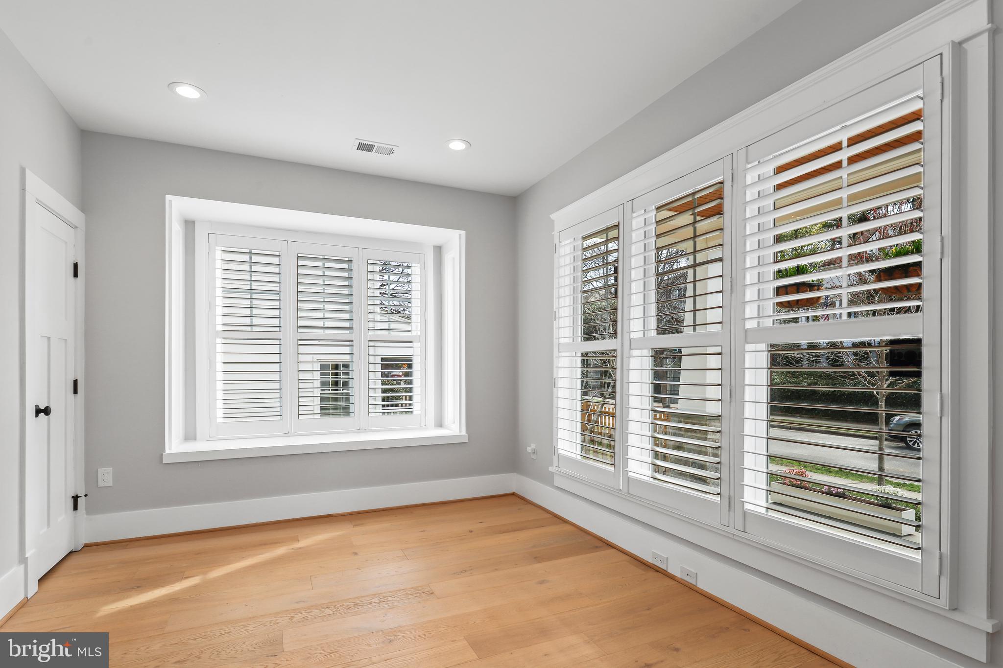 ROSEMONT - Residential