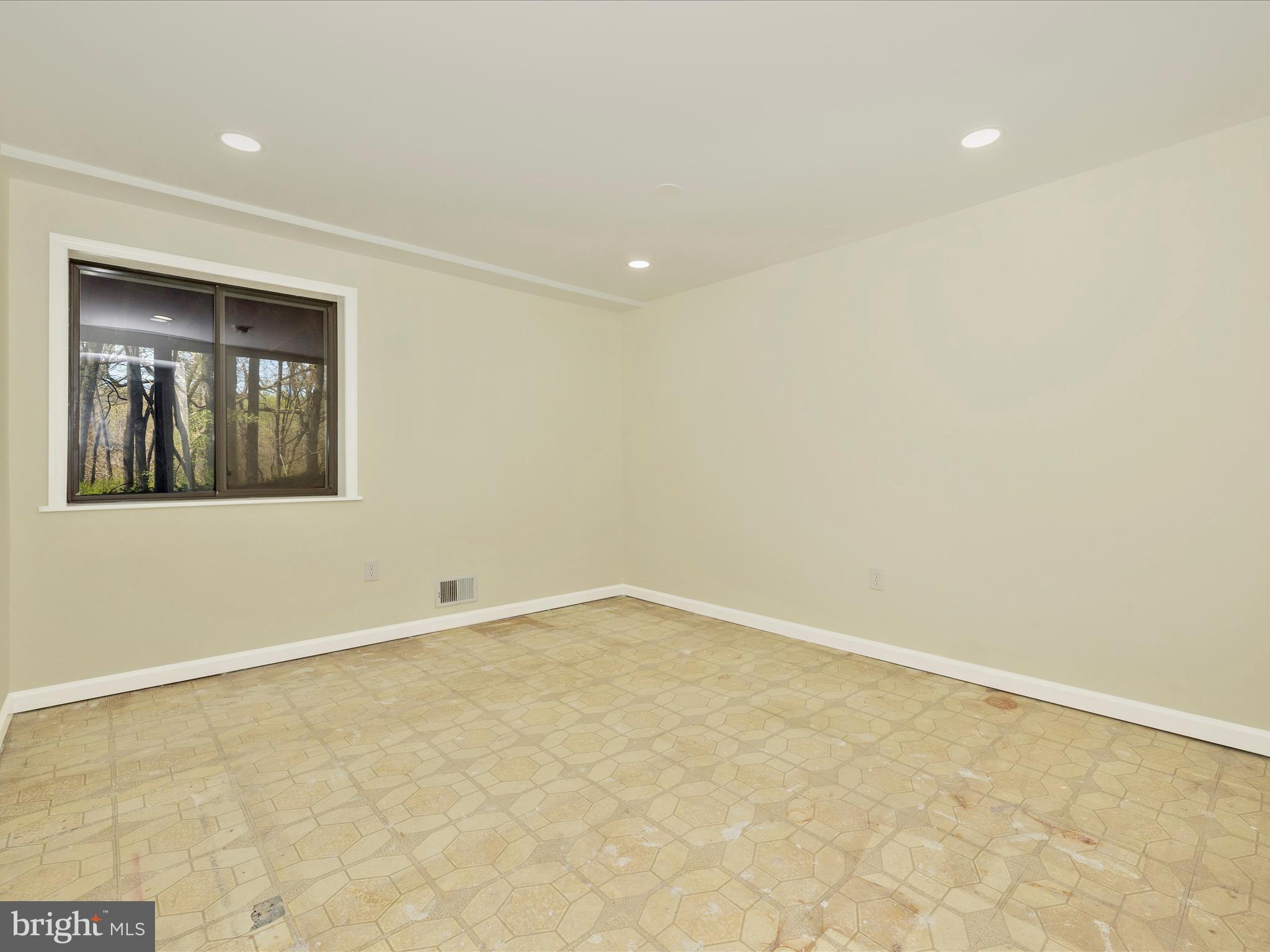 LOCH HAVEN - Residential