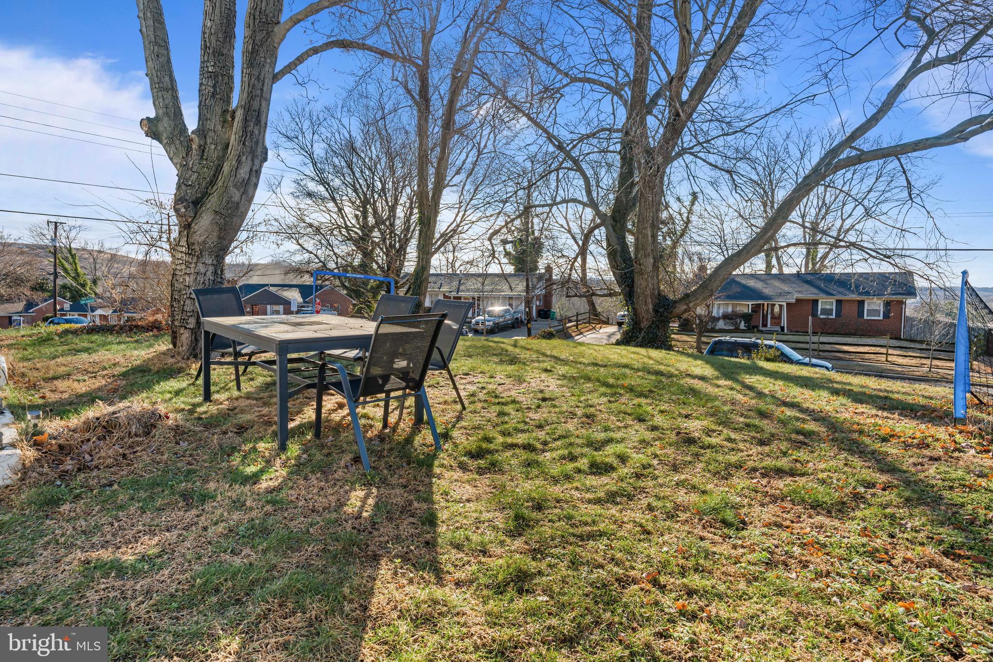 MURRAY HILL - Residential