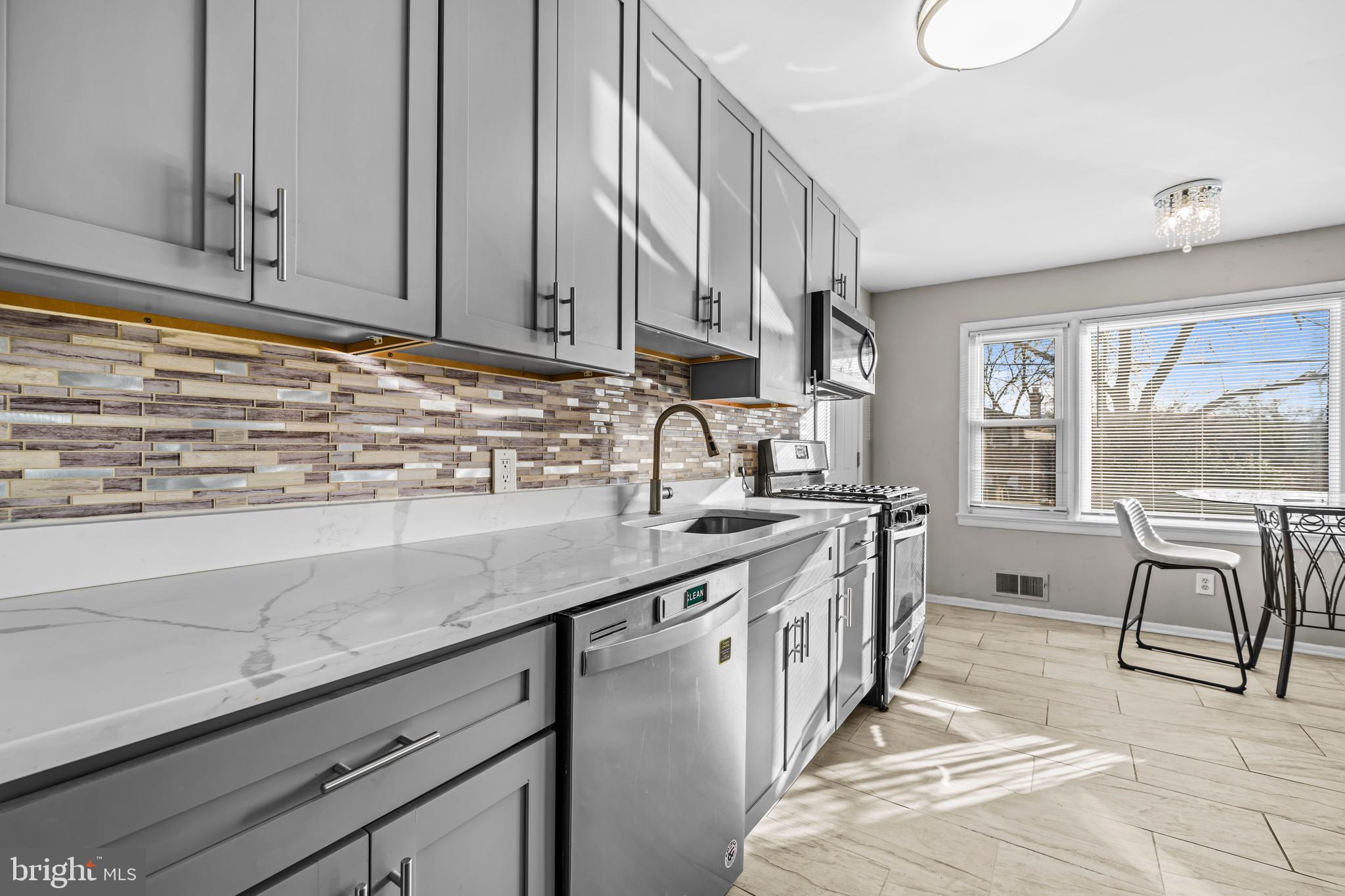 MURRAY HILL - Residential