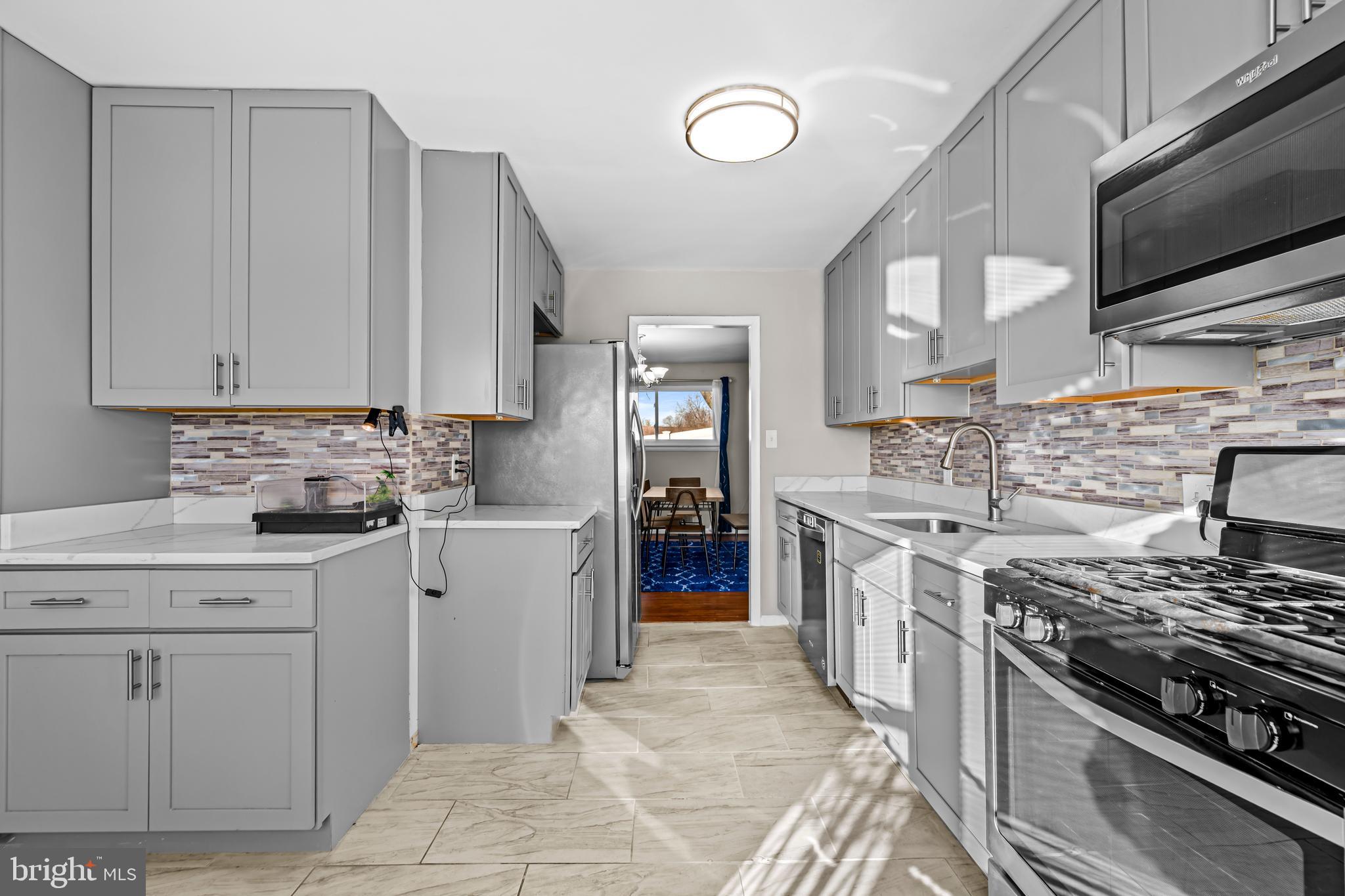 MURRAY HILL - Residential