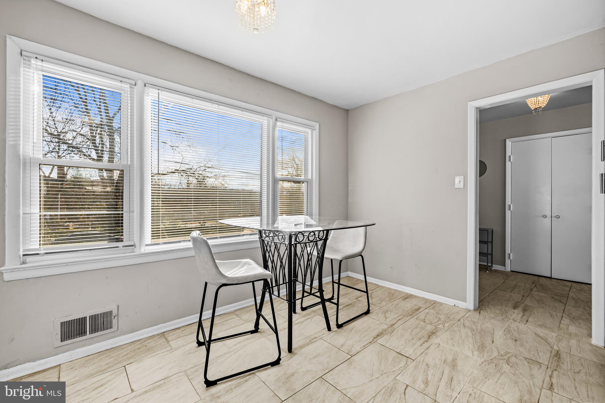 MURRAY HILL - Residential