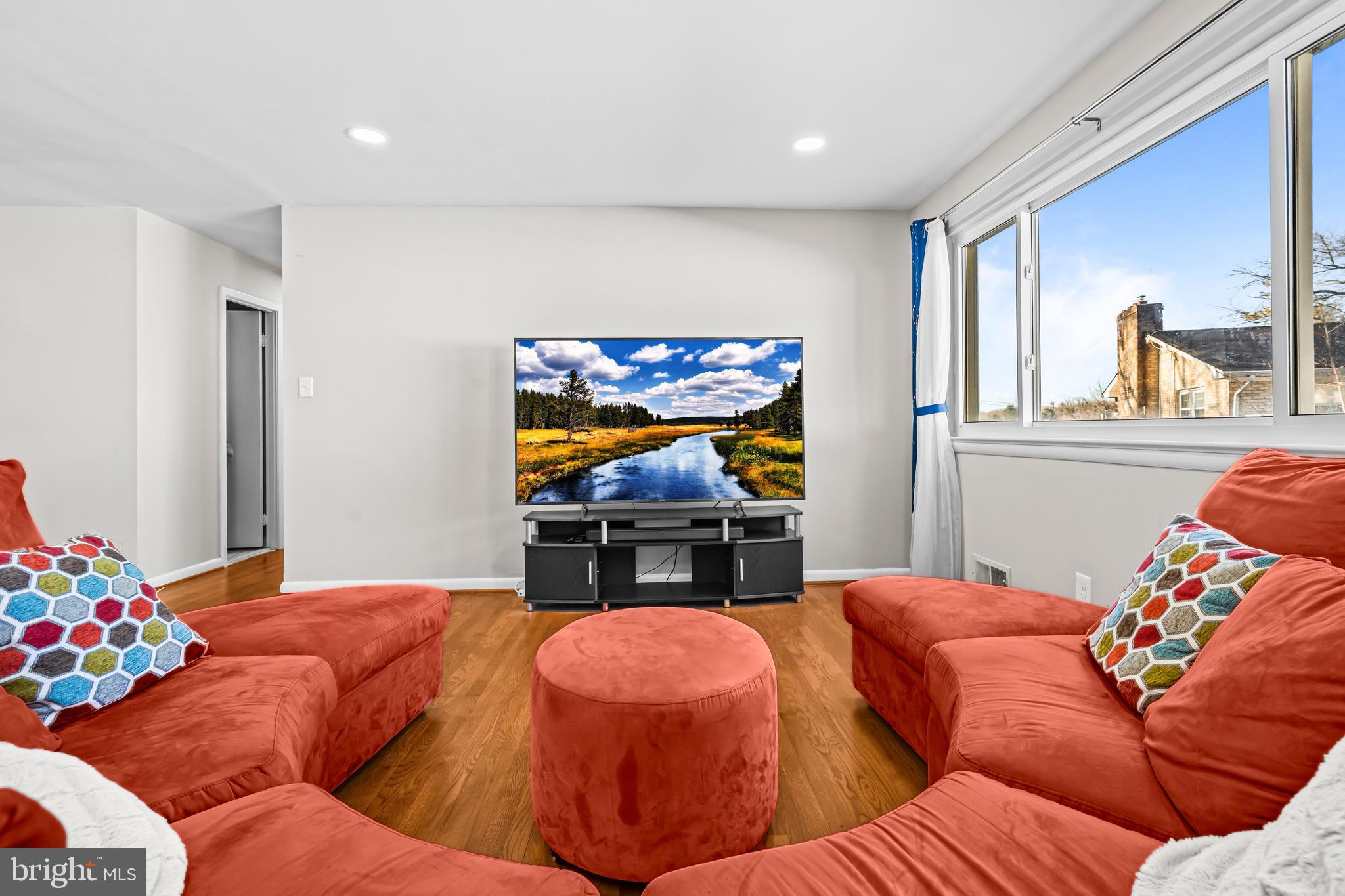 MURRAY HILL - Residential