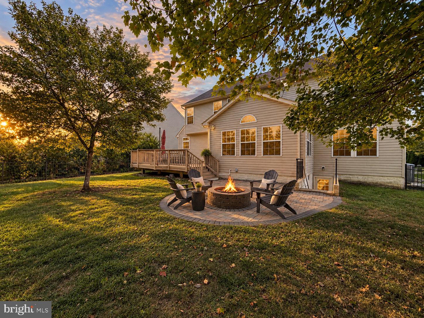 2433 TRIMARAN WAY