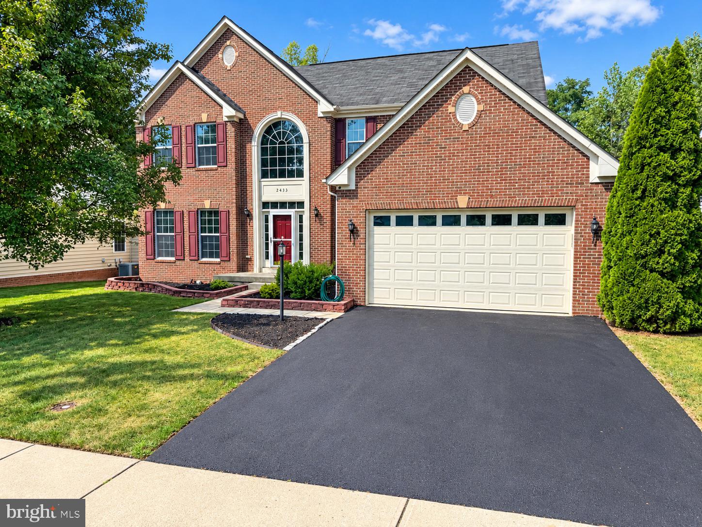 2433 TRIMARAN WAY