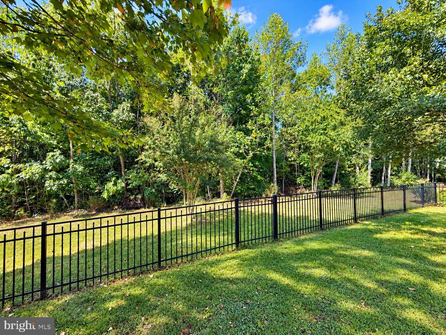 2433 TRIMARAN WAY