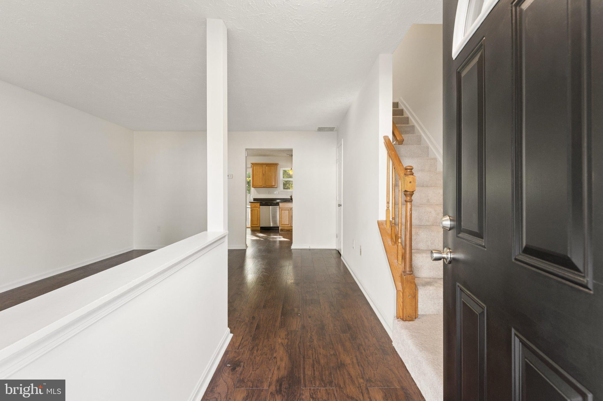 4 MEADOWSIDE COURT