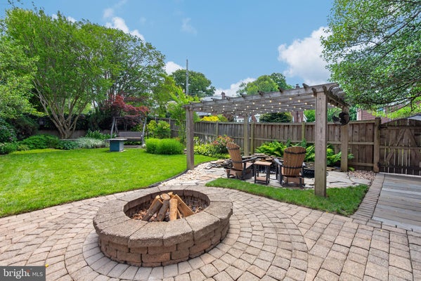 9701 LAWNDALE DR, SILVER SPRING, MD 20901 - Image 698a97d37b05f4dcbd892a0bef189d09/4236652002
