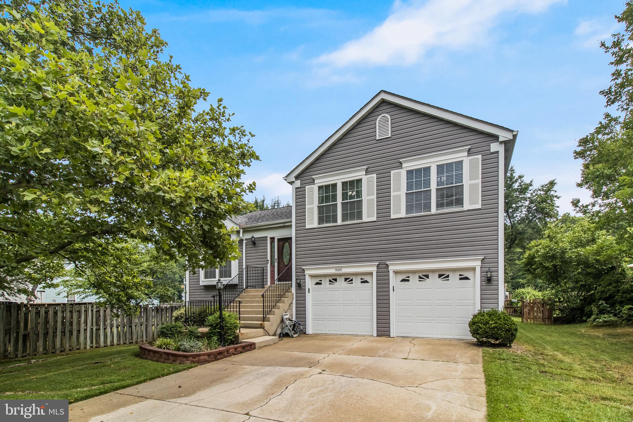 5086 BLUEHEAD COURT