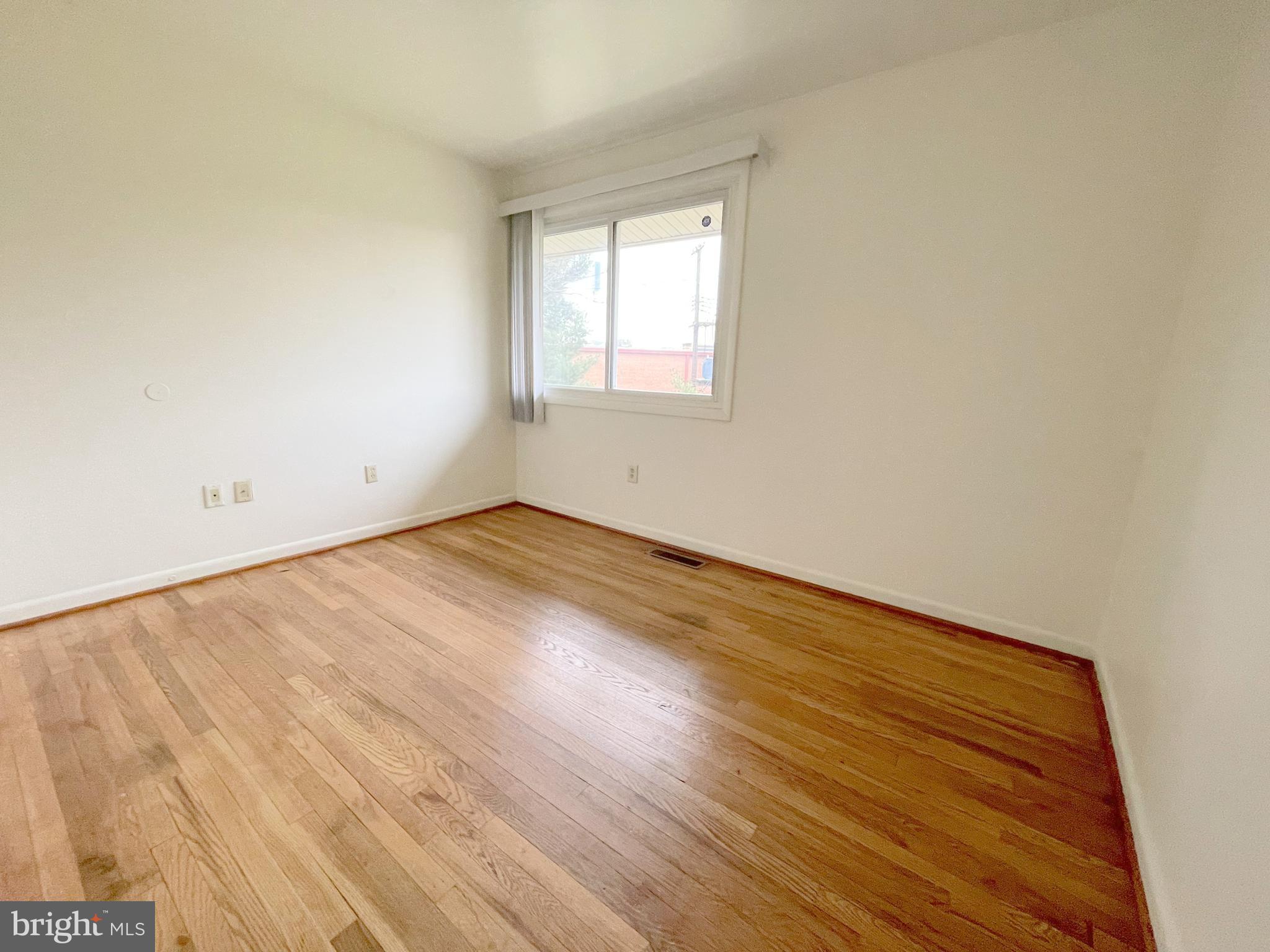 NORTHSIDE TOWNHOUSE APARTMENTS - Residential Lease