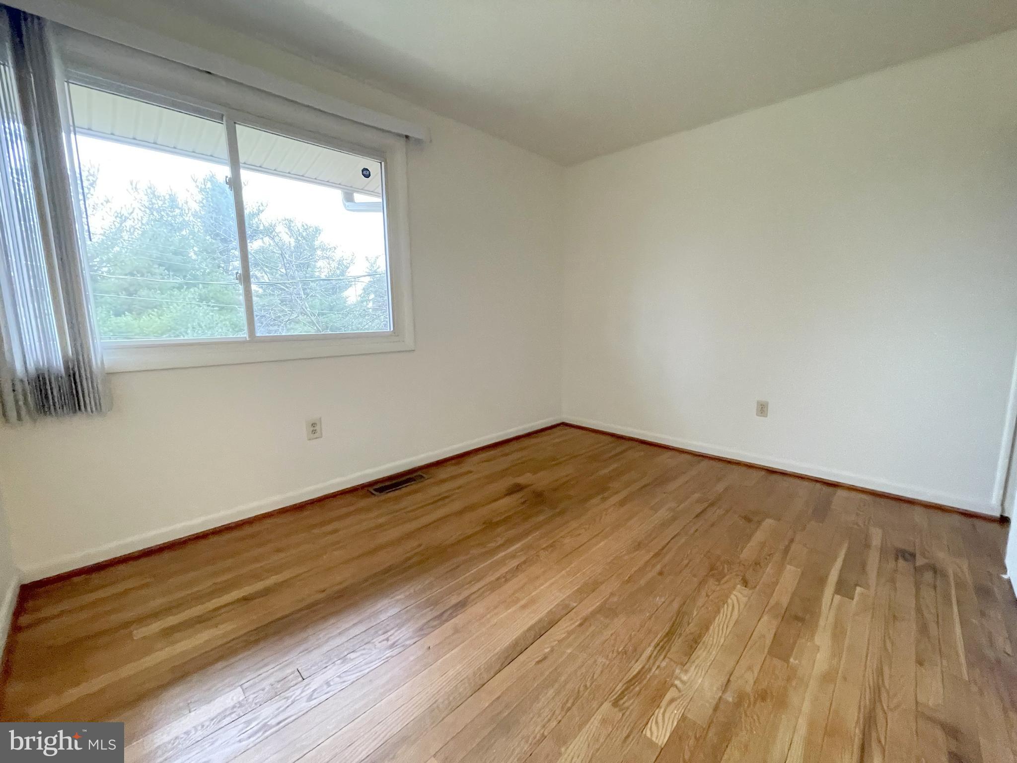 NORTHSIDE TOWNHOUSE APARTMENTS - Residential Lease