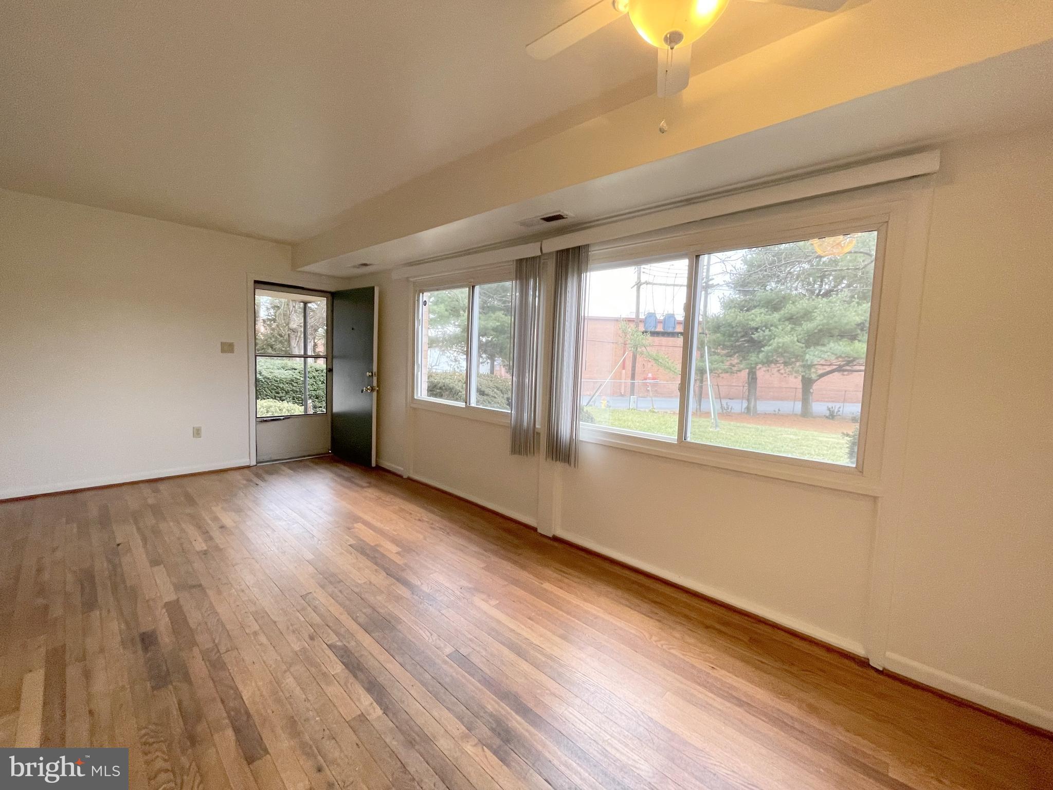 NORTHSIDE TOWNHOUSE APARTMENTS - Residential Lease