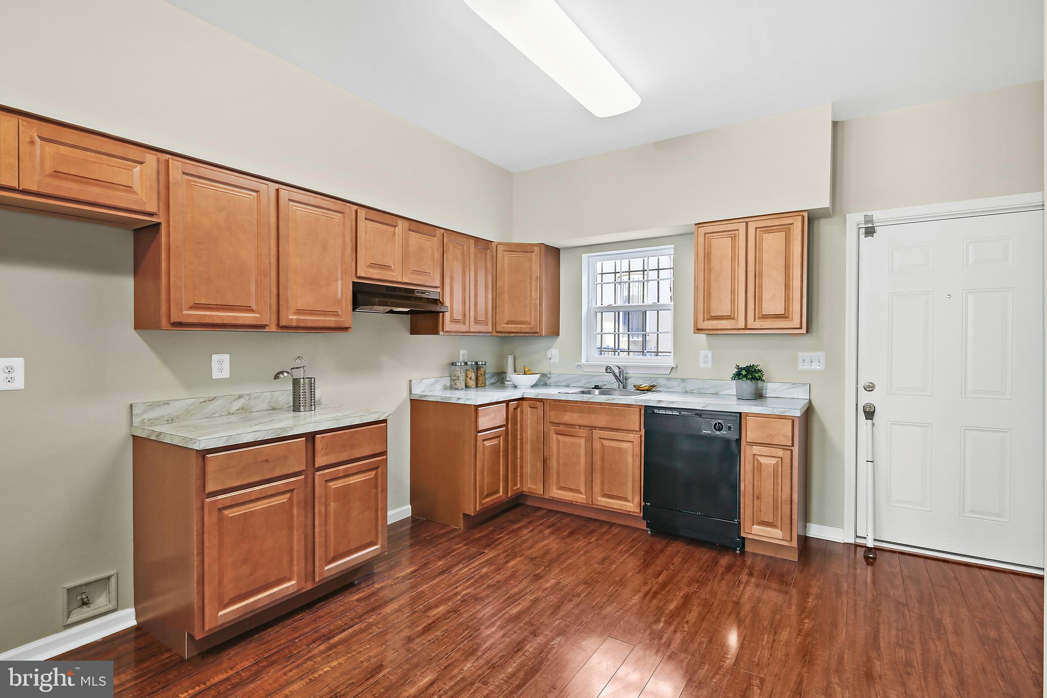 SANDTOWN-WINCHESTER - Residential