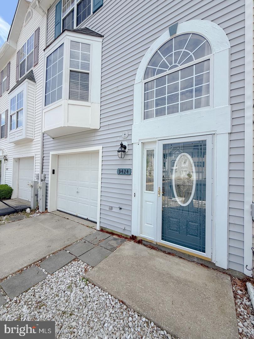 9424 SEA BREEZE COURT