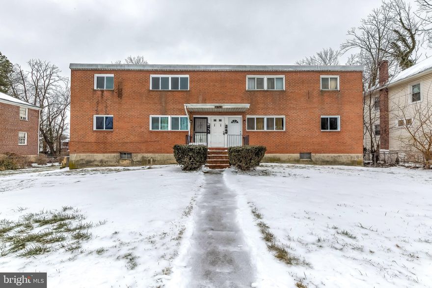 Hot, hot, hot! 4 unit updated and upgraded house, zoned for apartments, featuring spacious rooms, open layout, gleaming floors, modern bathroom, large/updated kitchen. Amazing opportunity for the savvy investor! (3 of 4 units are tenant occupied and remodeled) Must see! Will not be on the market for long!