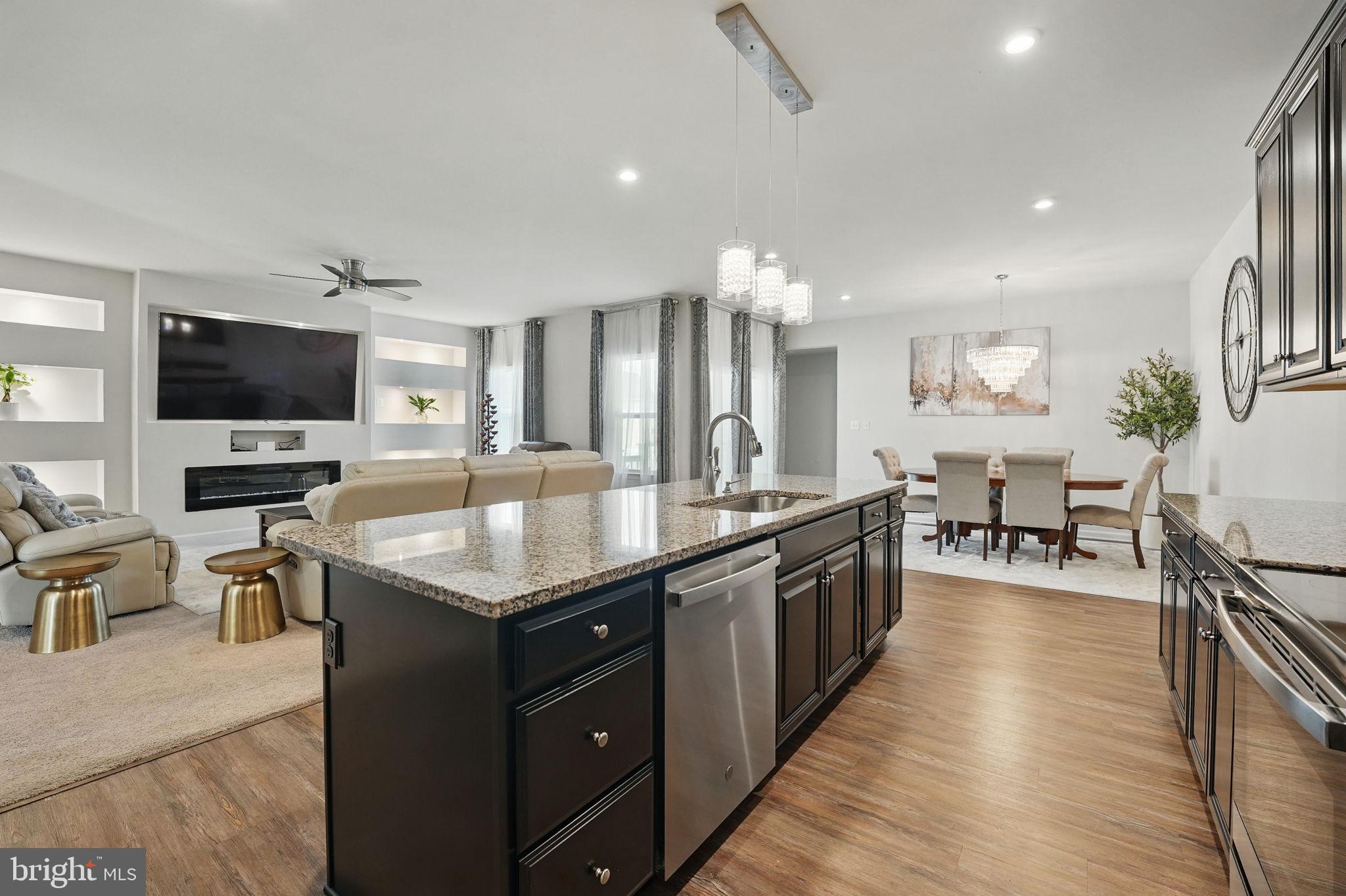 COURTHOUSE COMMONS - Residential