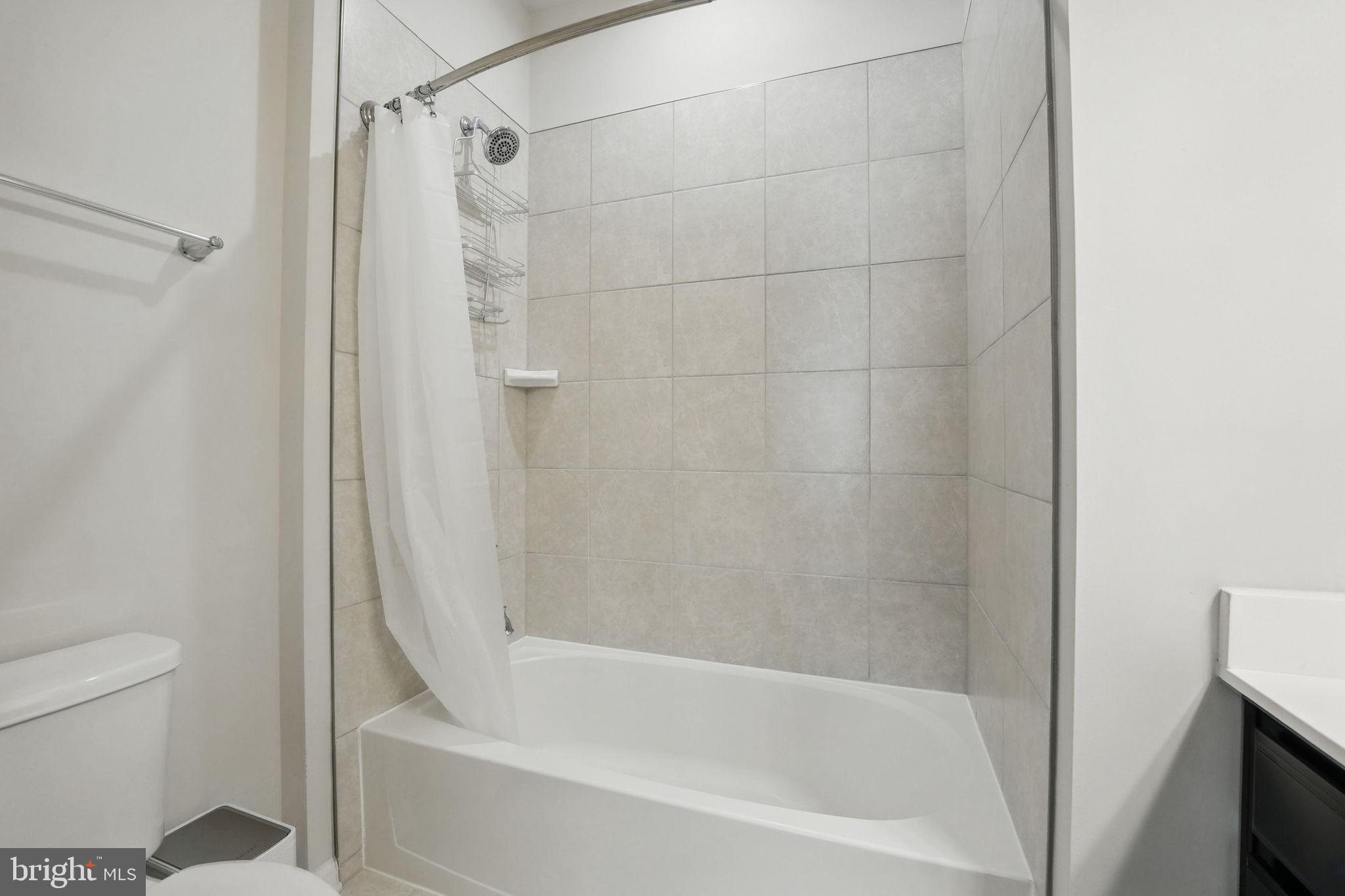 COURTHOUSE COMMONS - Residential