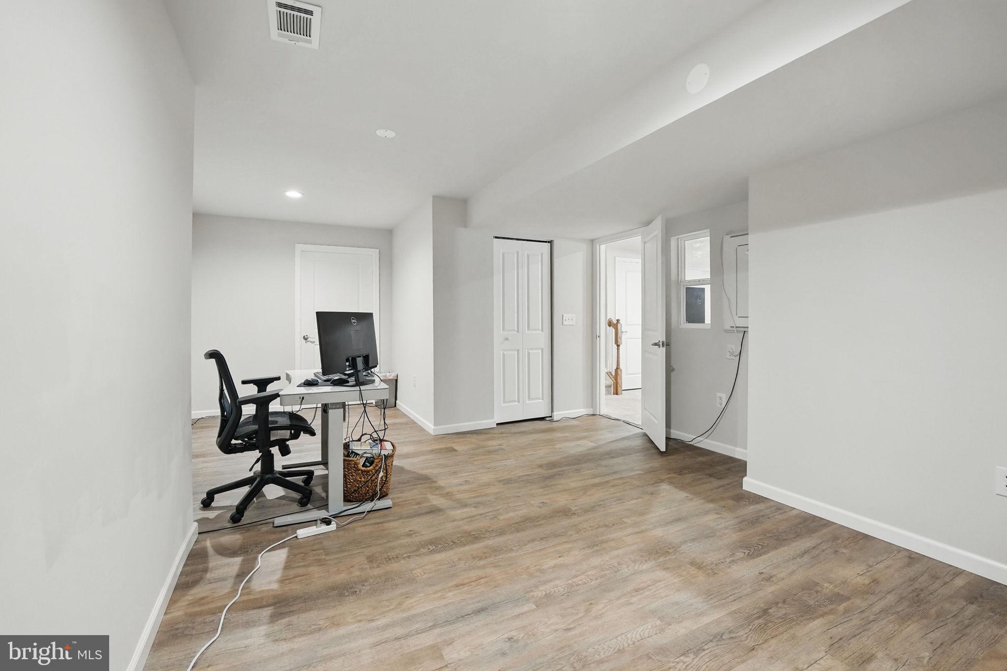 COURTHOUSE COMMONS - Residential