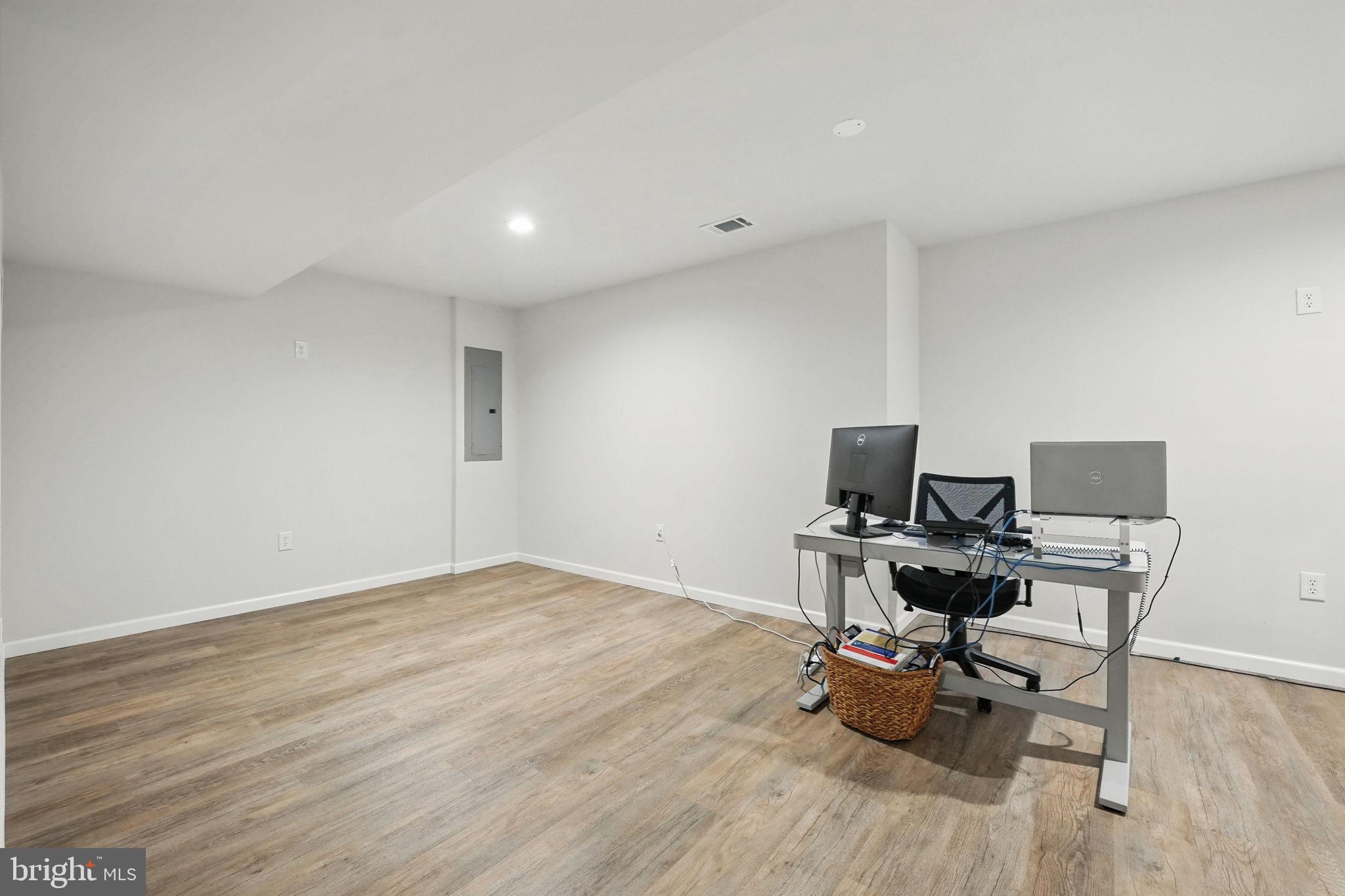 COURTHOUSE COMMONS - Residential