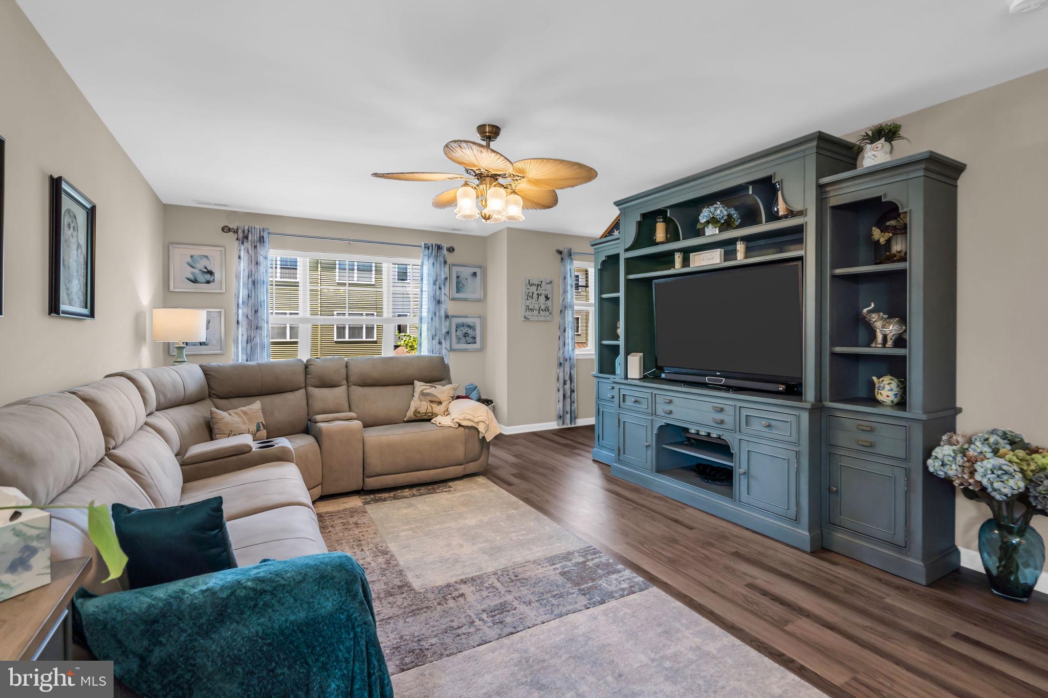 2 BERKELEY CROSSING WAY