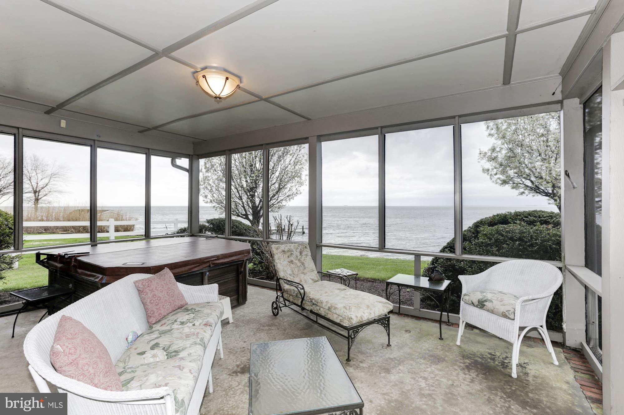 QUEEN ANNE COLONY - Residential