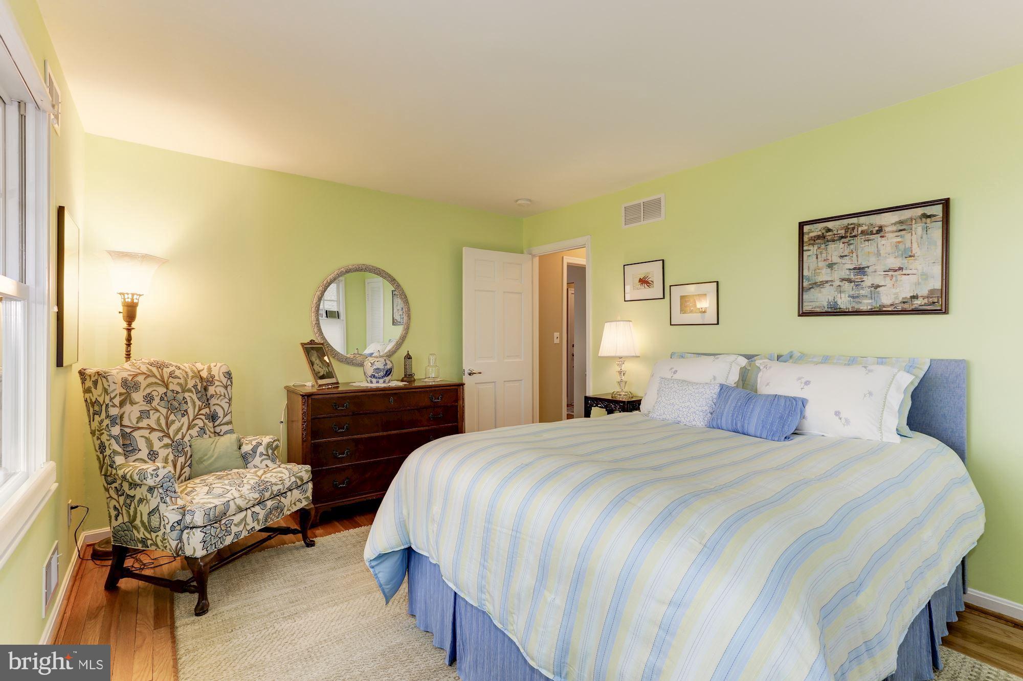 QUEEN ANNE COLONY - Residential