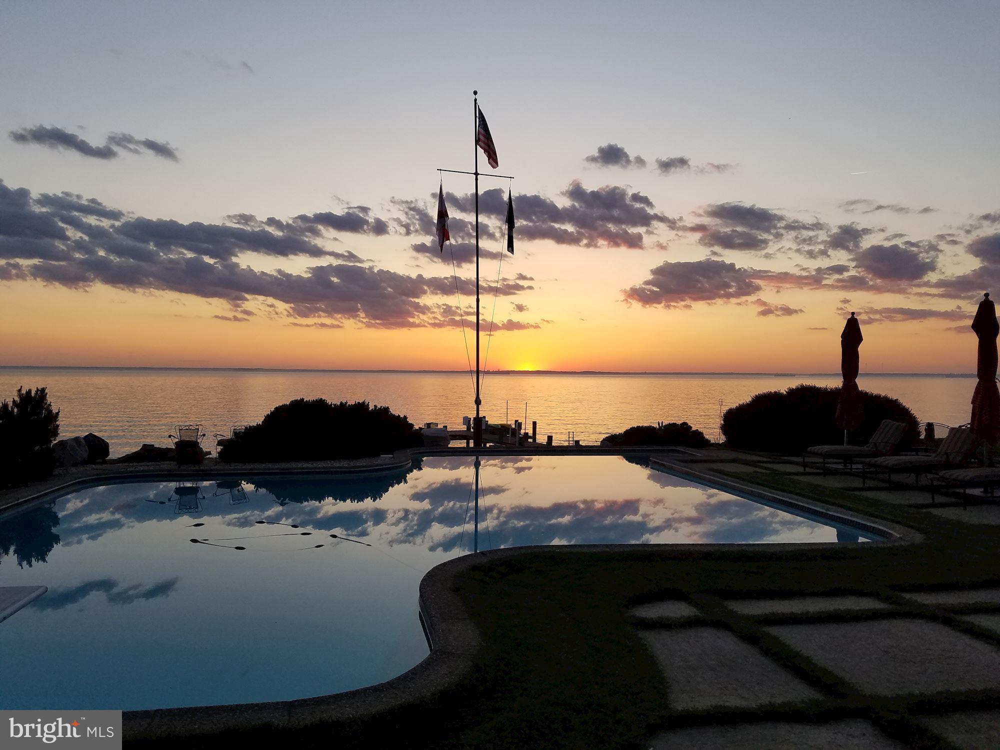 QUEEN ANNE COLONY - Residential