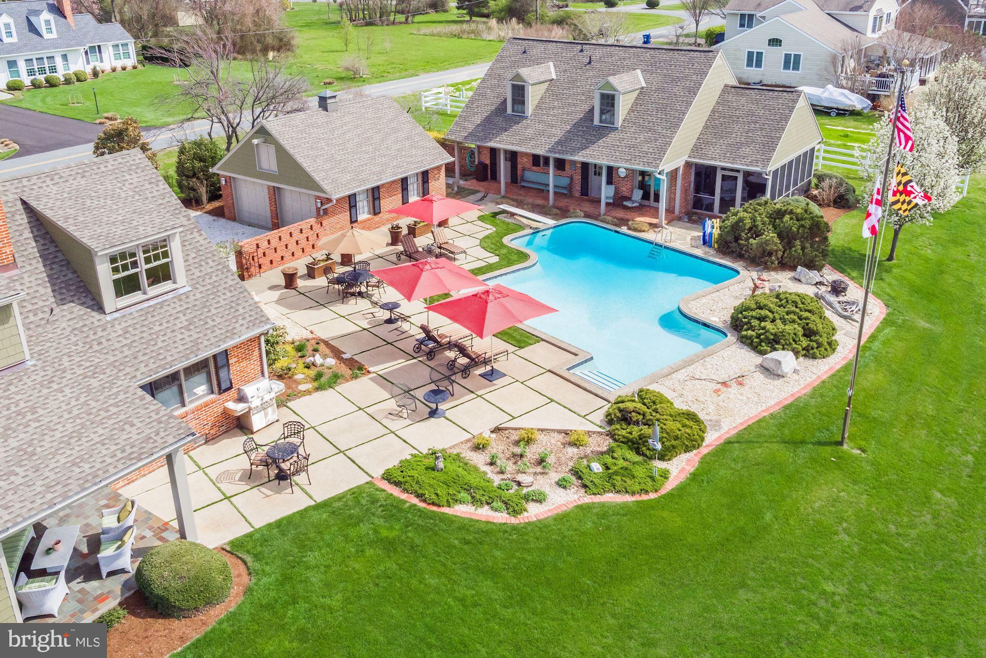 QUEEN ANNE COLONY - Residential