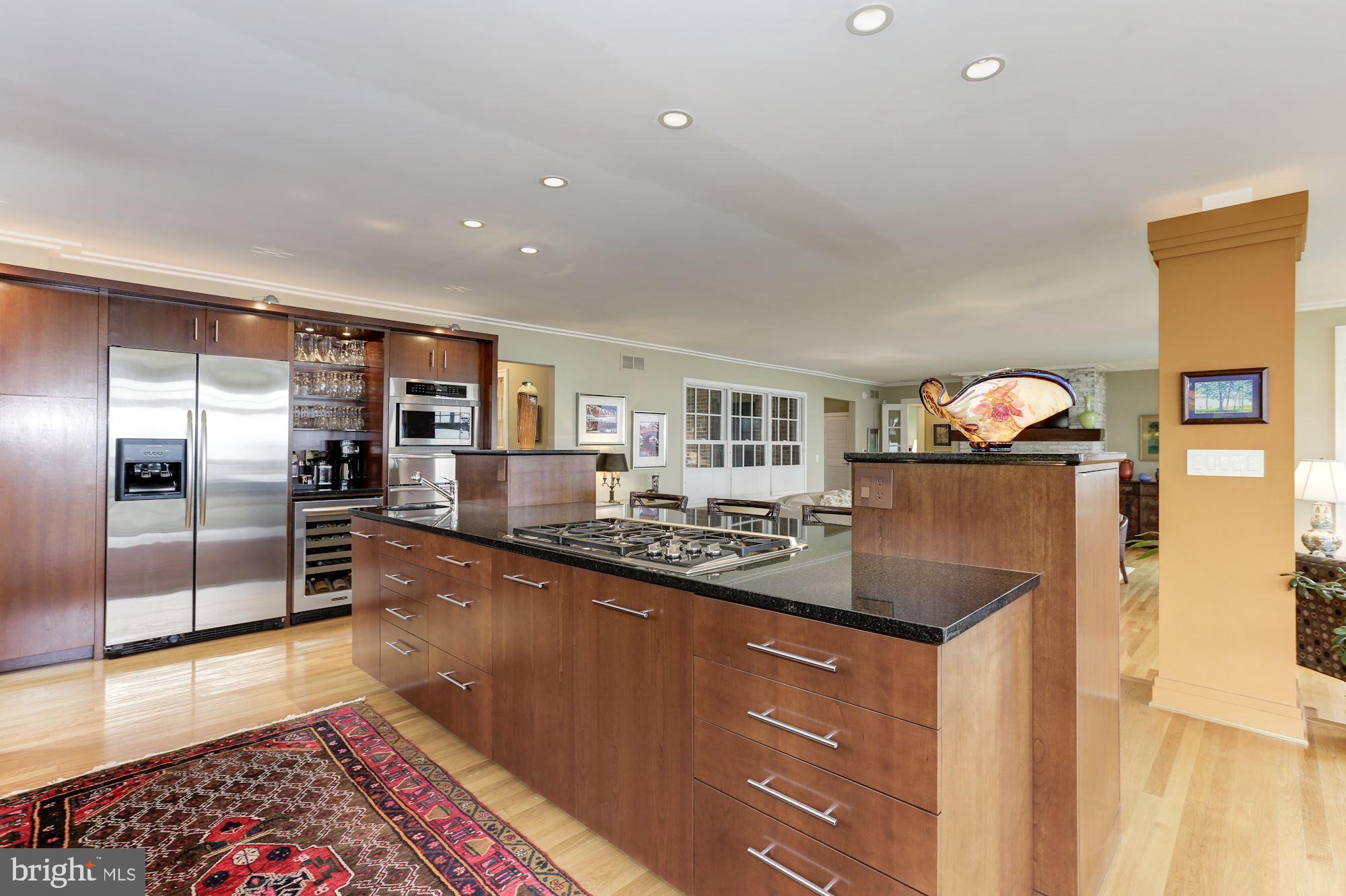 QUEEN ANNE COLONY - Residential