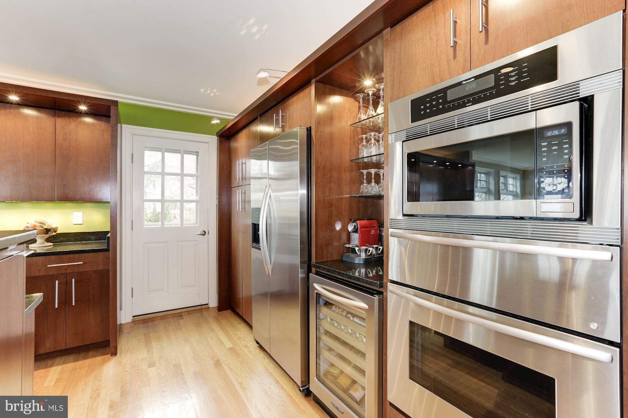 QUEEN ANNE COLONY - Residential