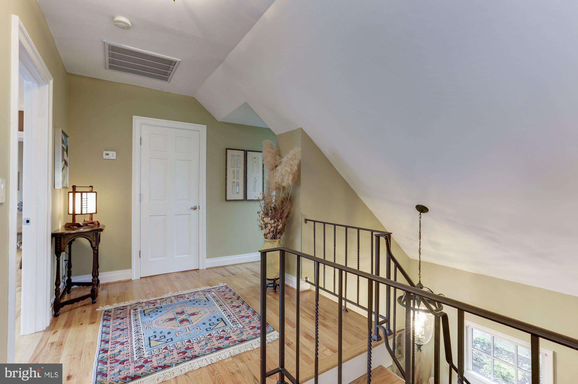 QUEEN ANNE COLONY - Residential