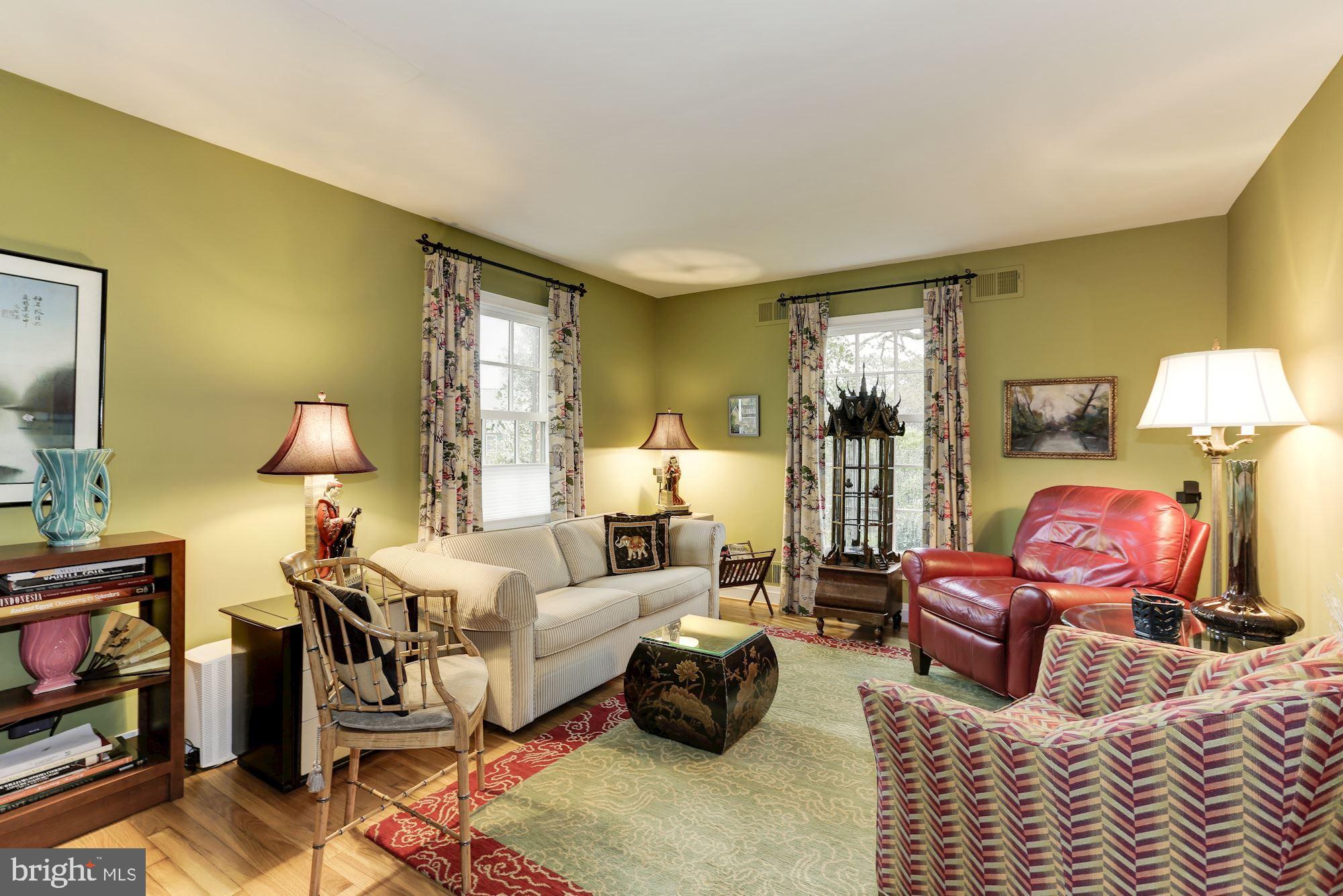 QUEEN ANNE COLONY - Residential