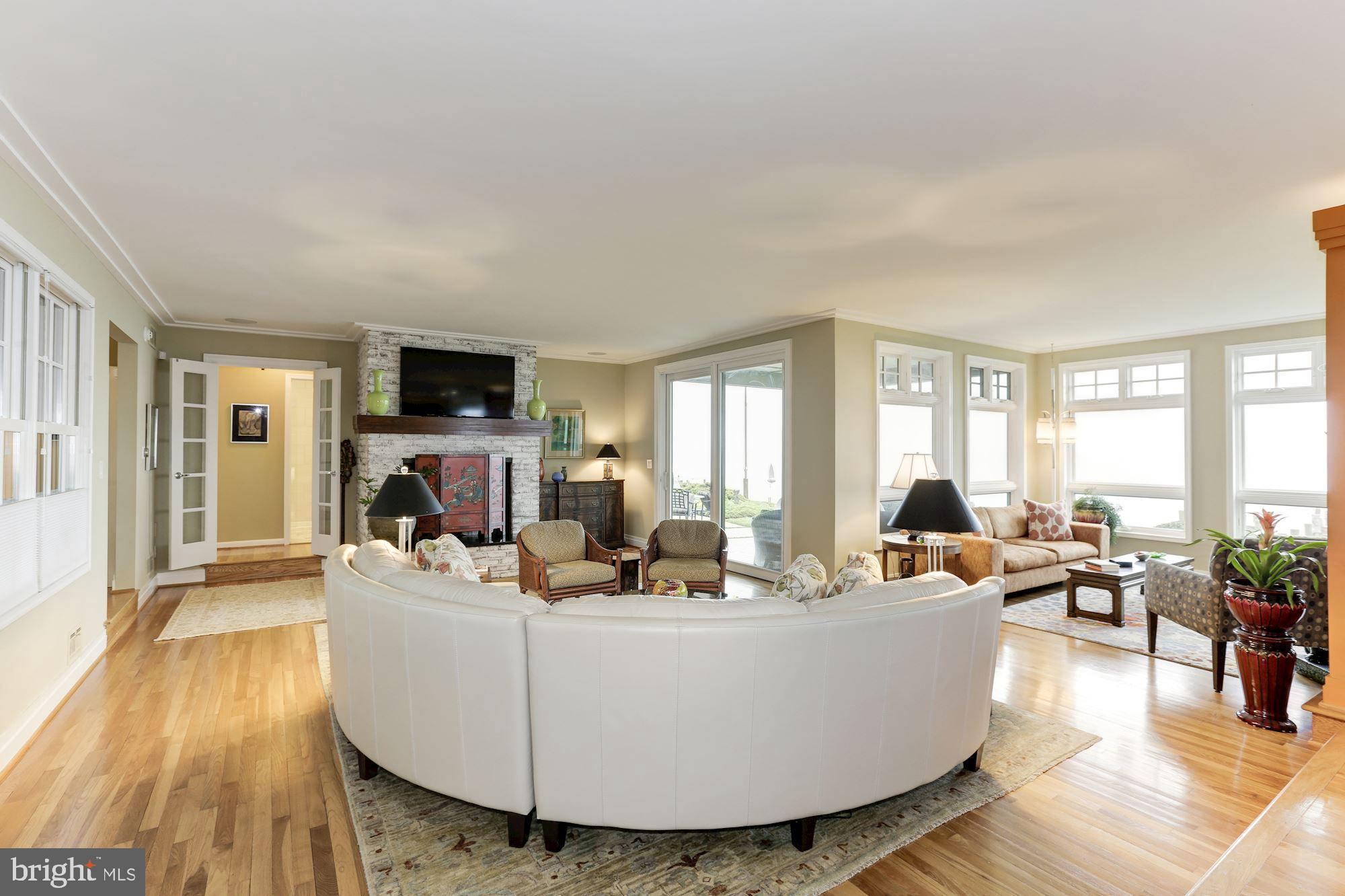 QUEEN ANNE COLONY - Residential