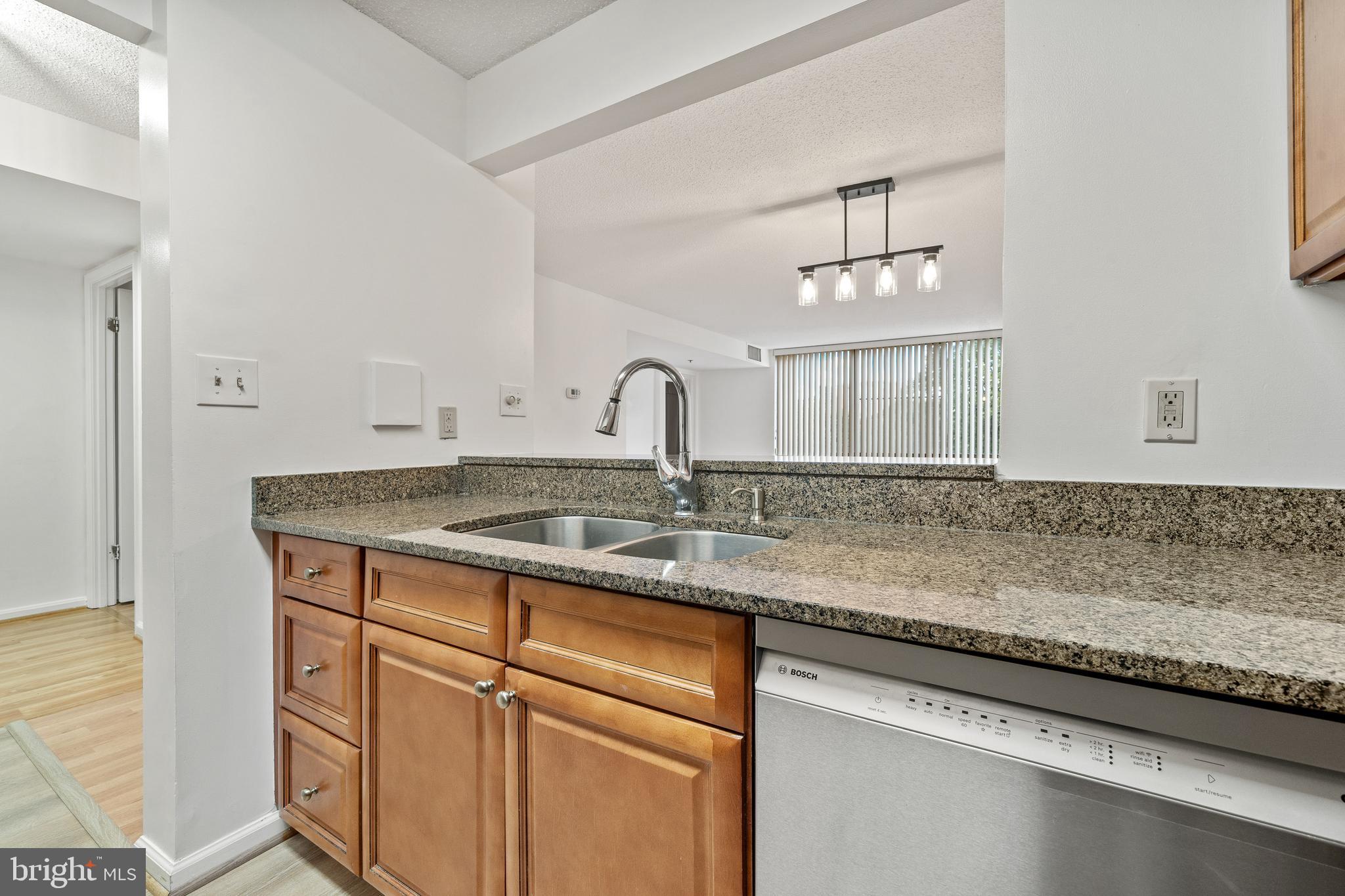 10101 GROSVENOR PLACE 214