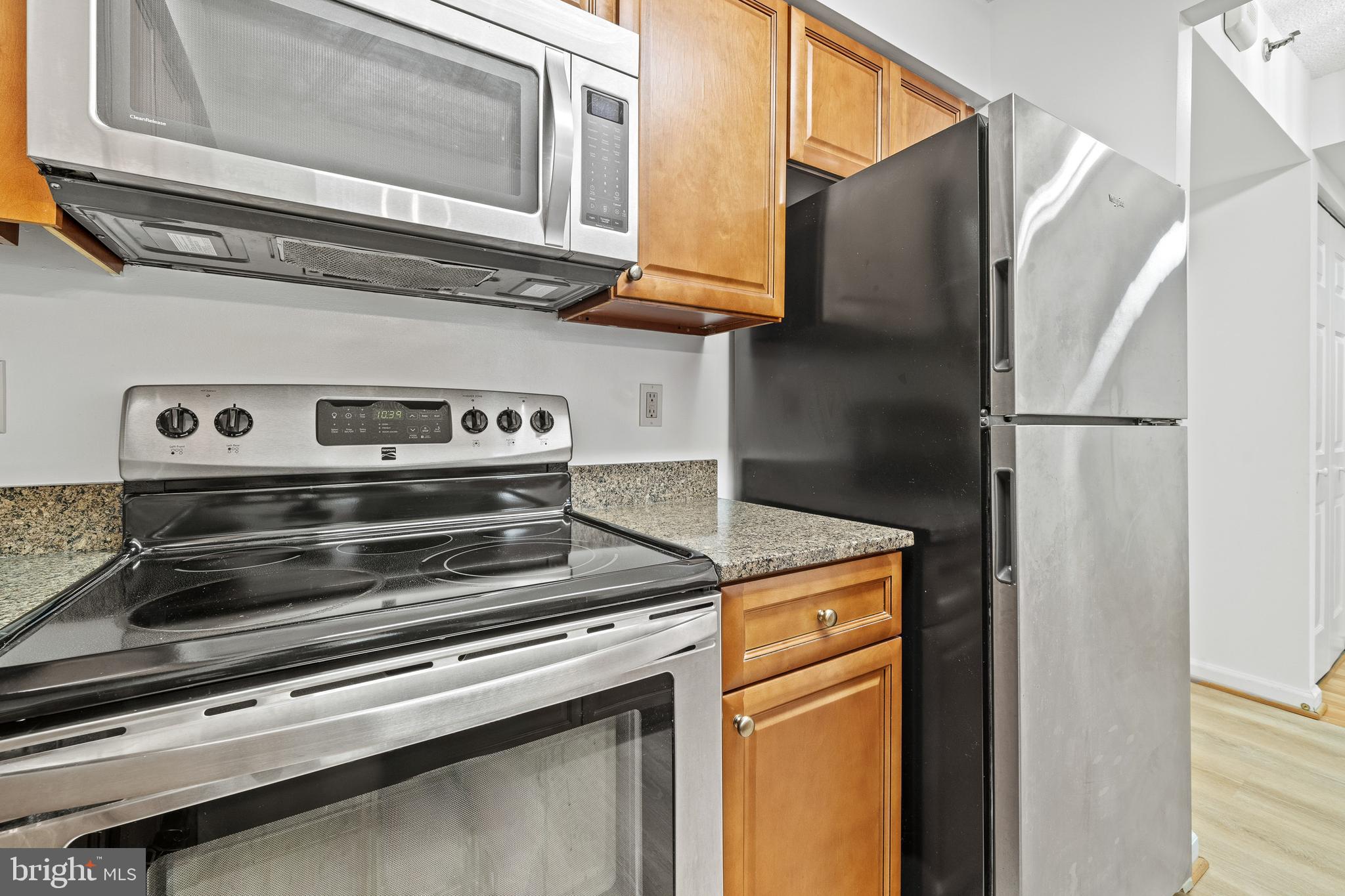 10101 GROSVENOR PLACE 214