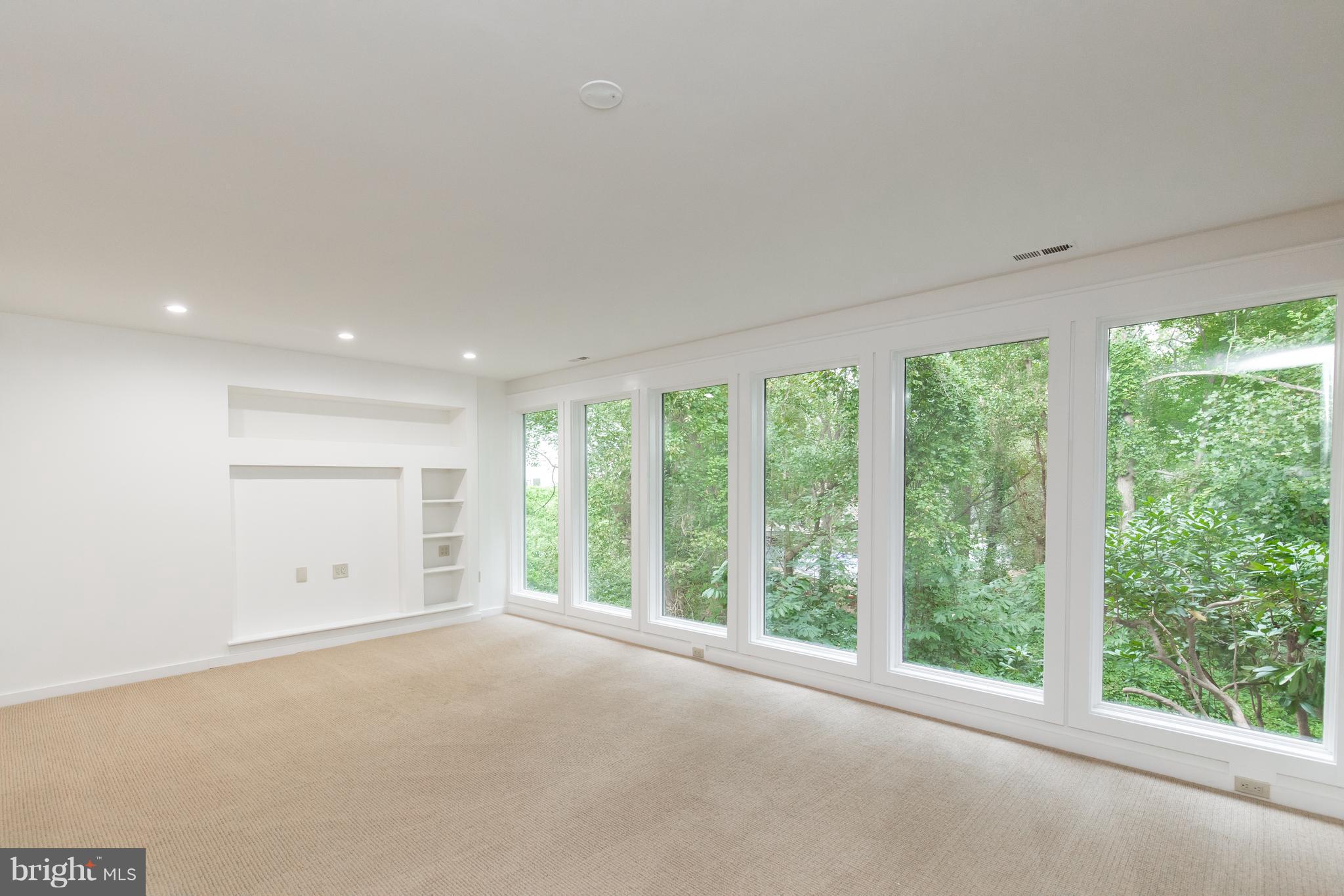 BELLEVUE FOREST - Residential