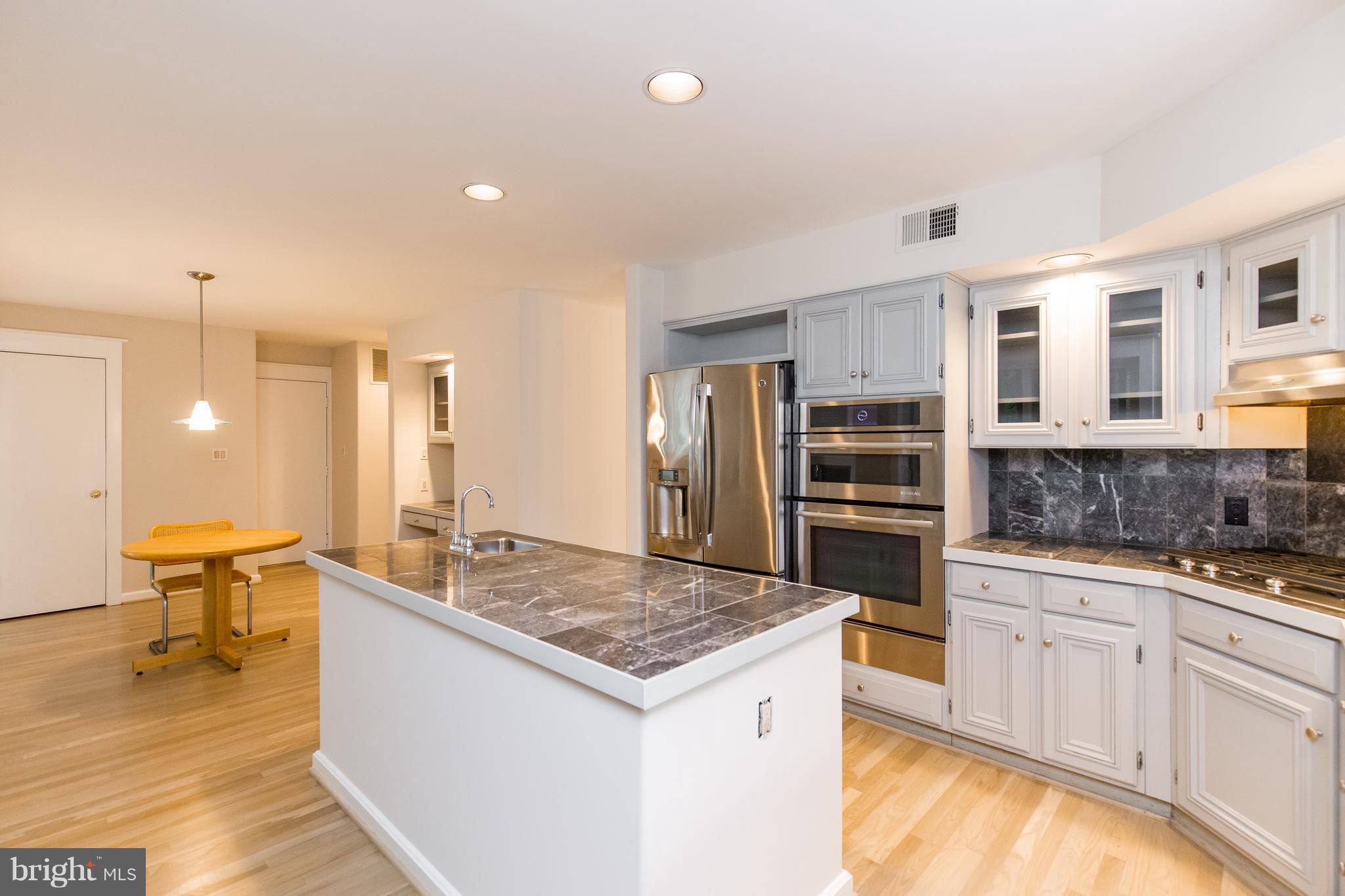 BELLEVUE FOREST - Residential