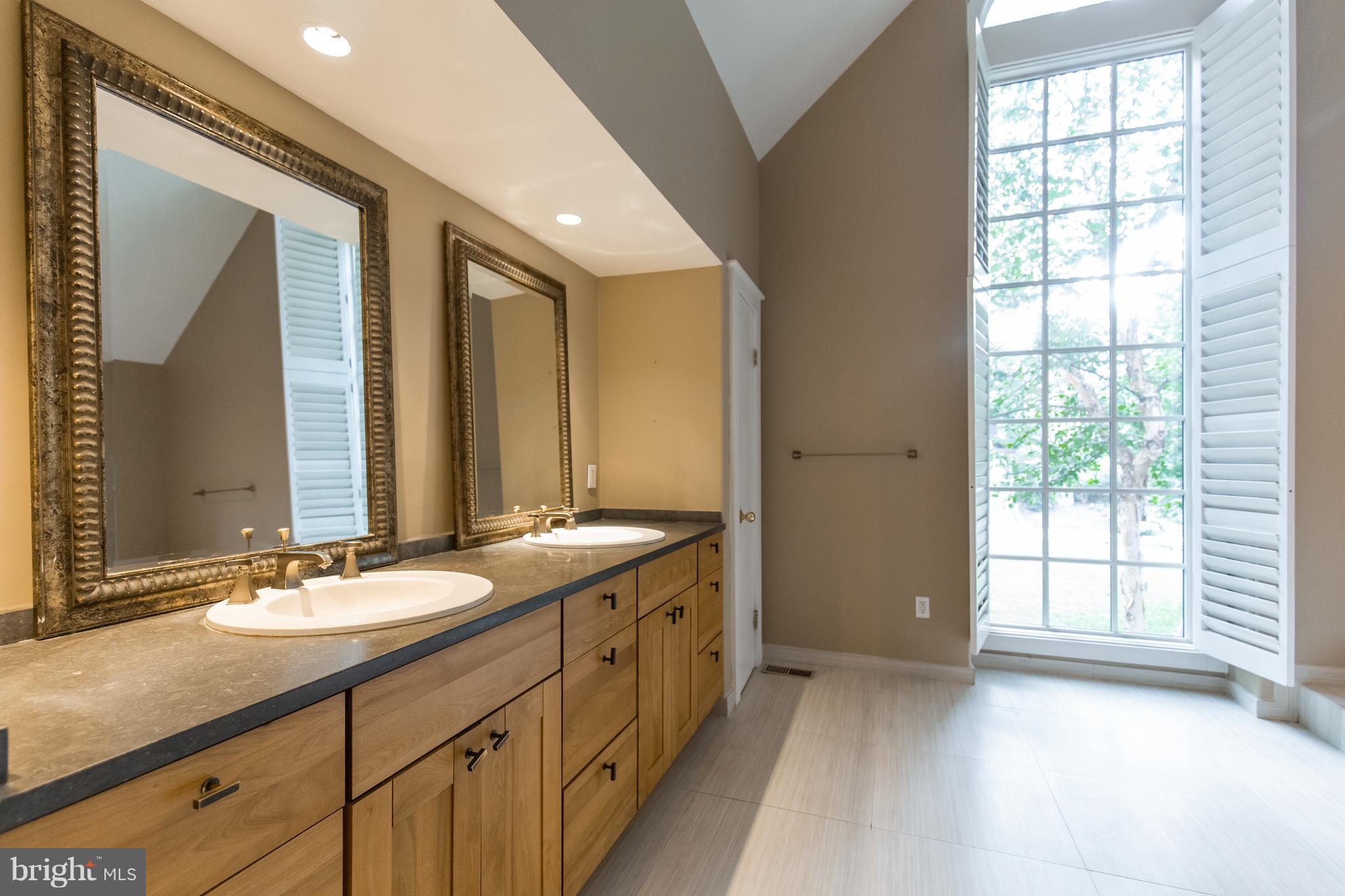 BELLEVUE FOREST - Residential