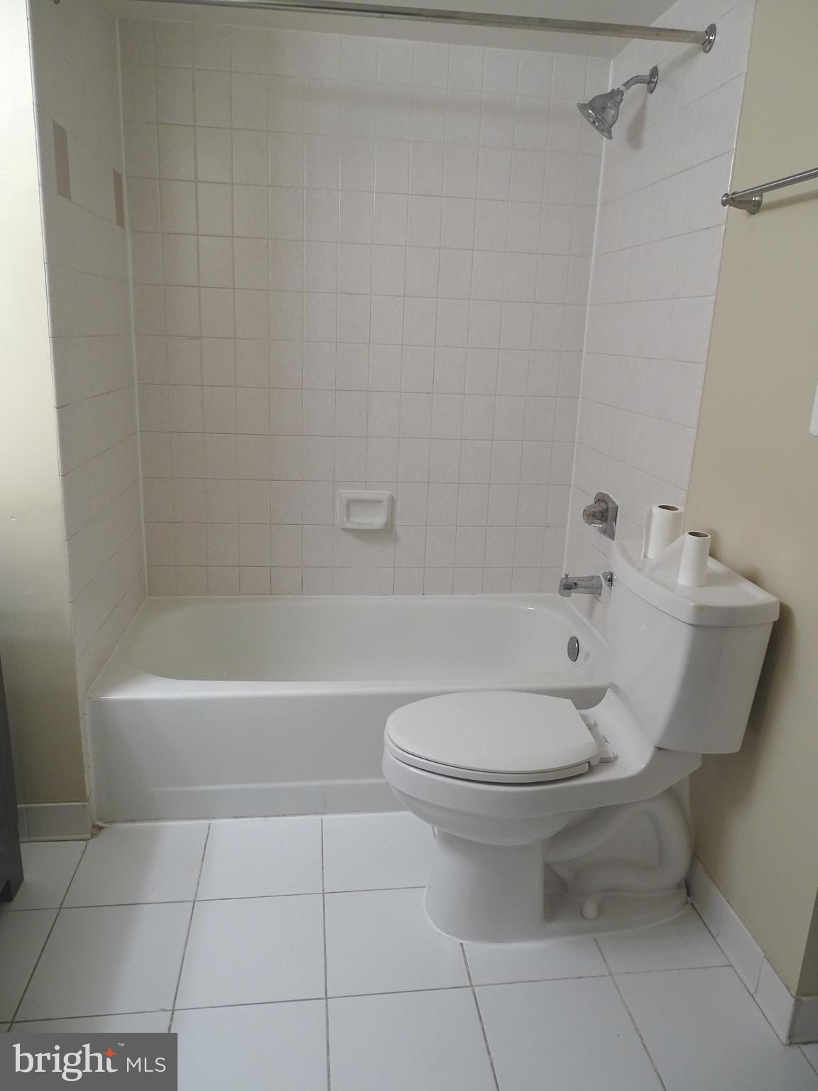 SKYLINE SQUARE CONDO - Residential Lease