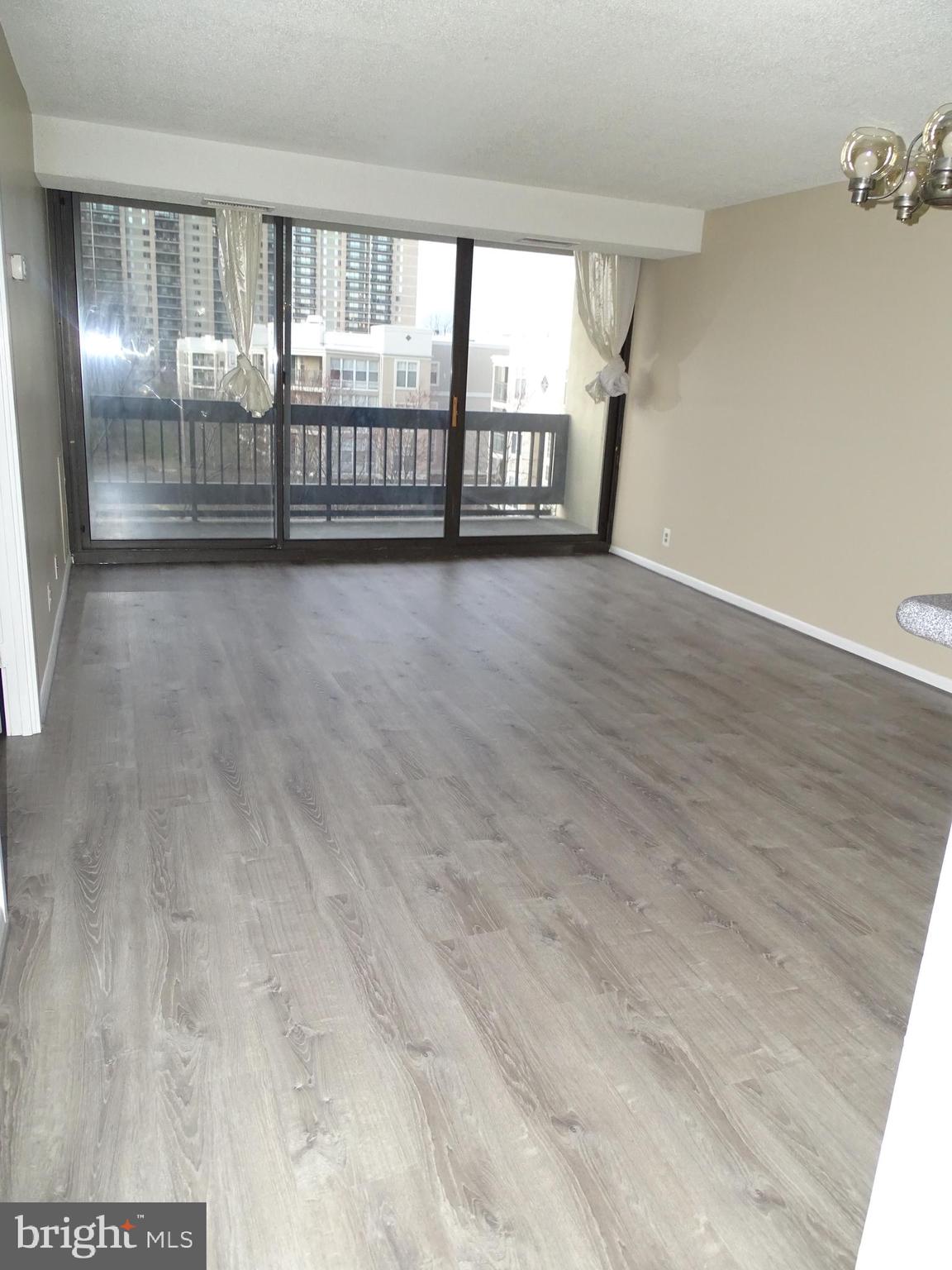 SKYLINE SQUARE CONDO - Residential Lease