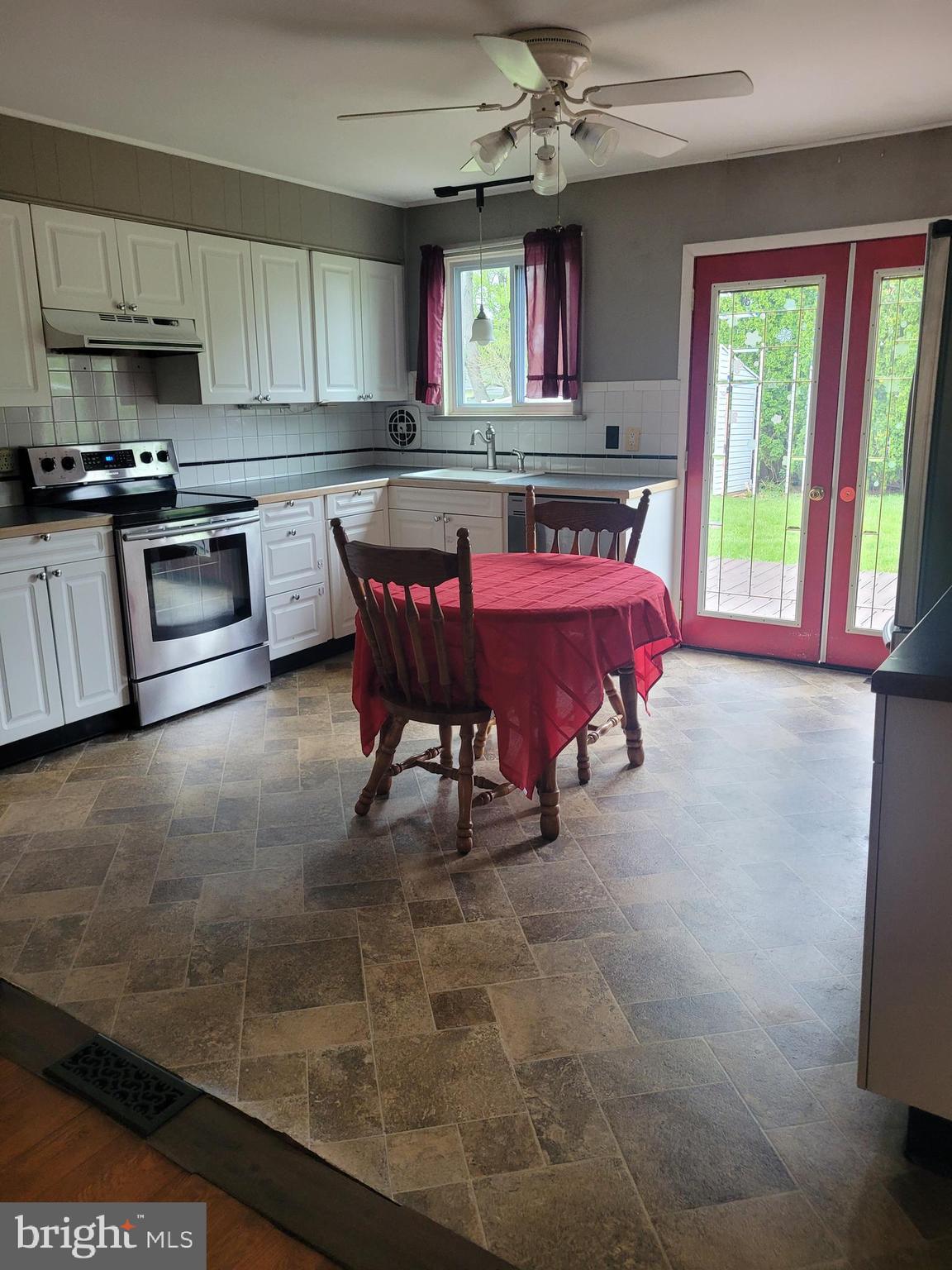 ROSSMOYNE MANOR - Residential