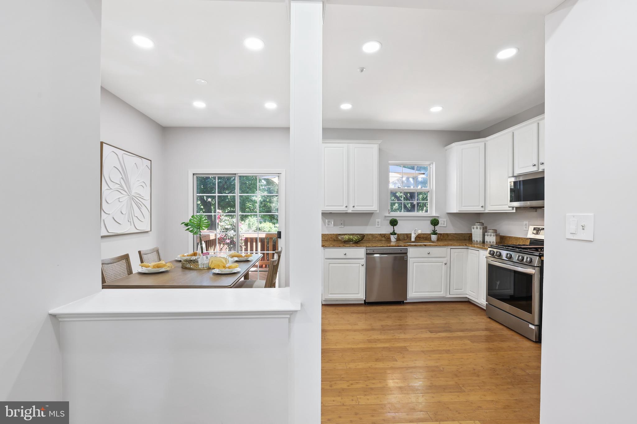 TOWNES AT CAMERON PARKE - Residential